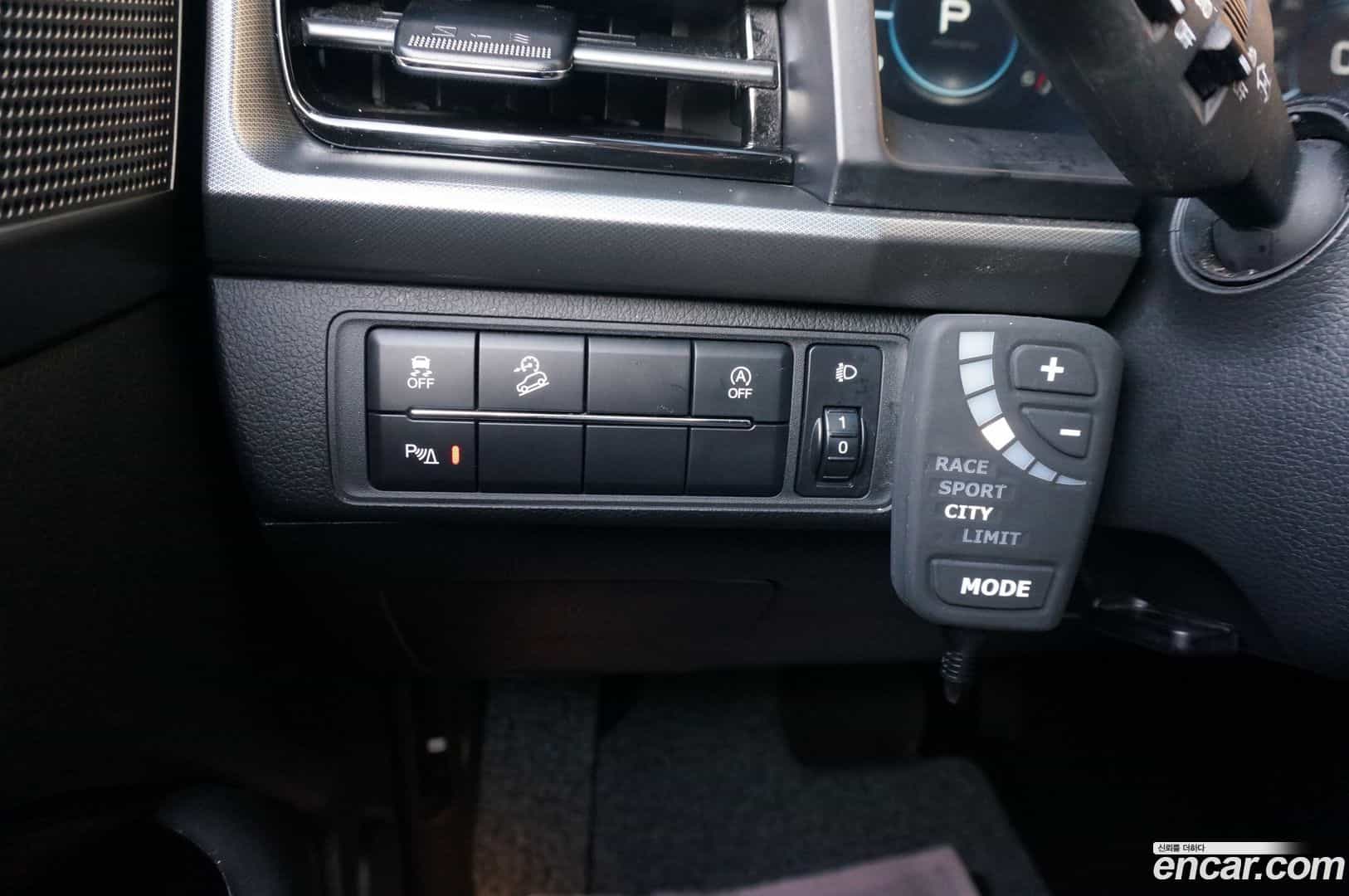 Rexton KG Mobility 2023.11-INNER-008