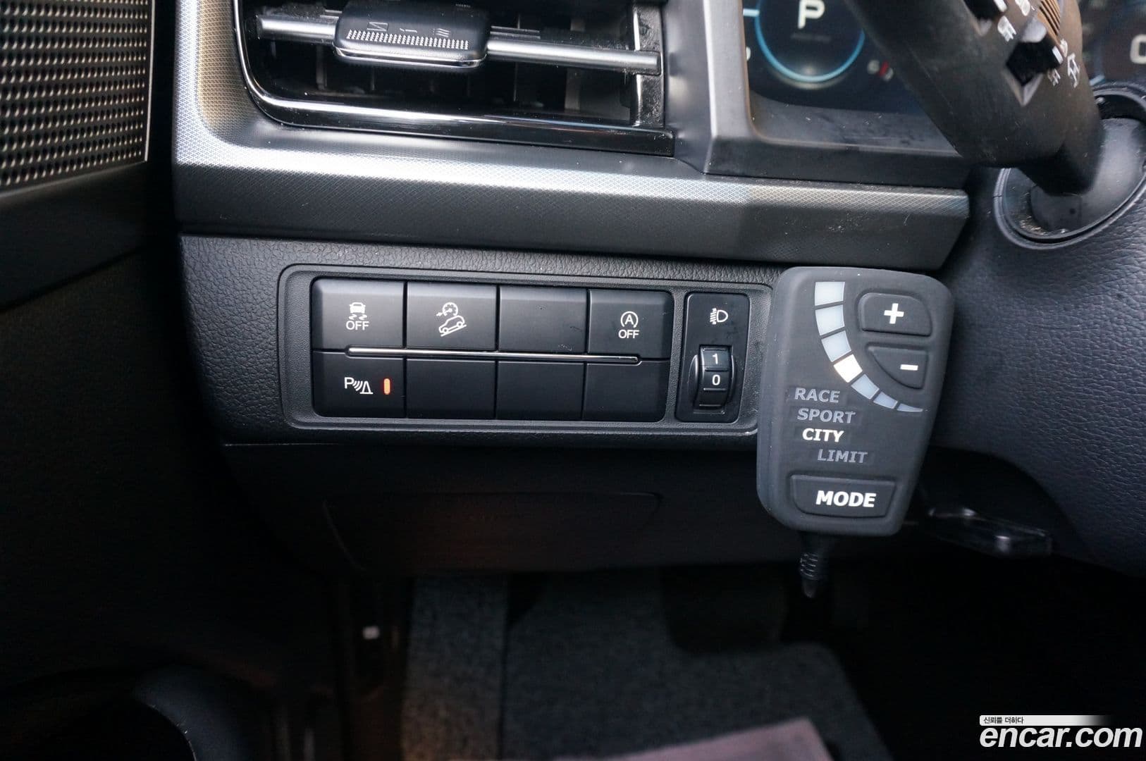 Main__Slider__Photo:Rexton KG Mobility 2023.11-7
