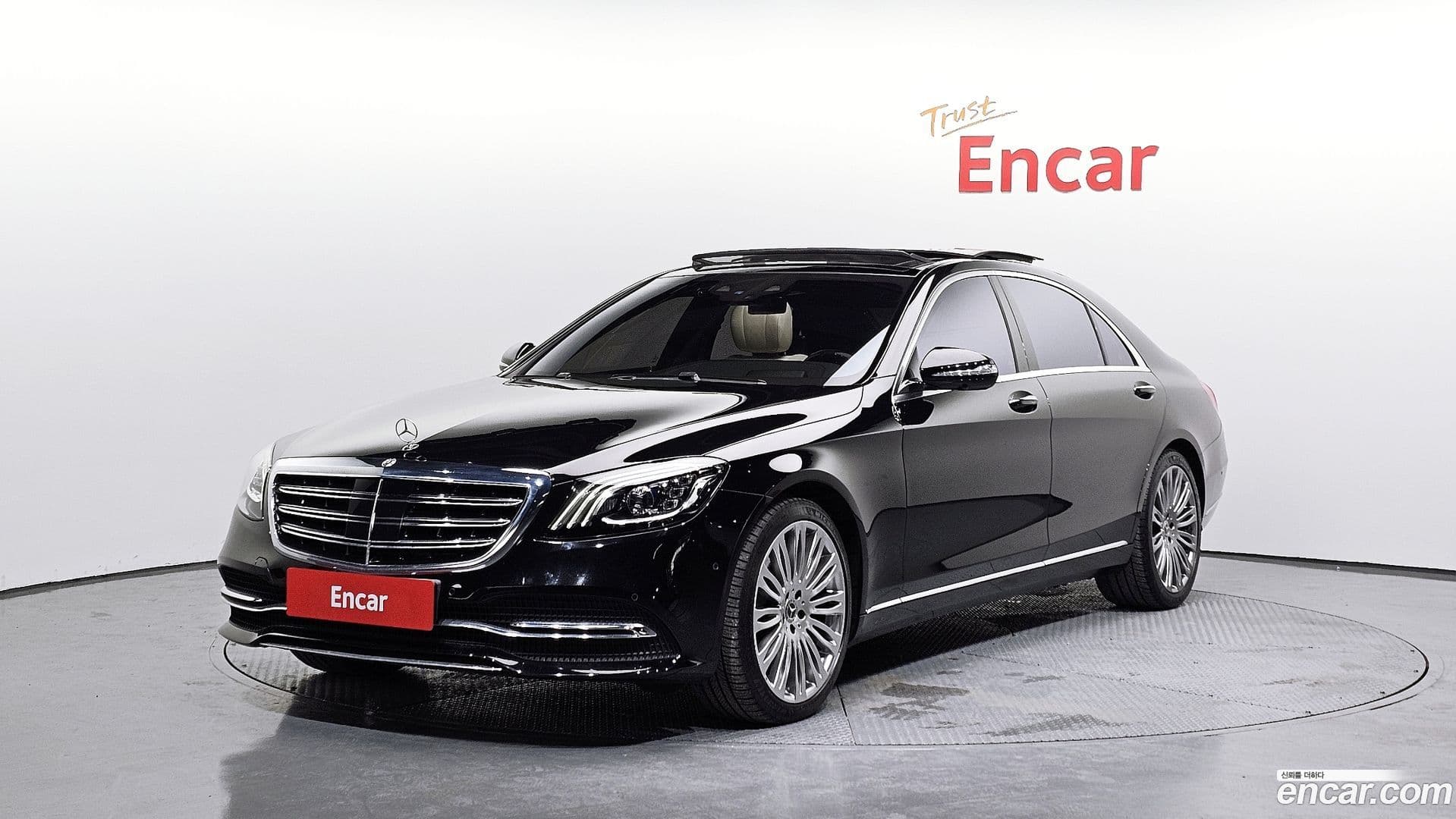 Main__Slider__Photo:S-Class Mercedes-Benz 2019.9-0