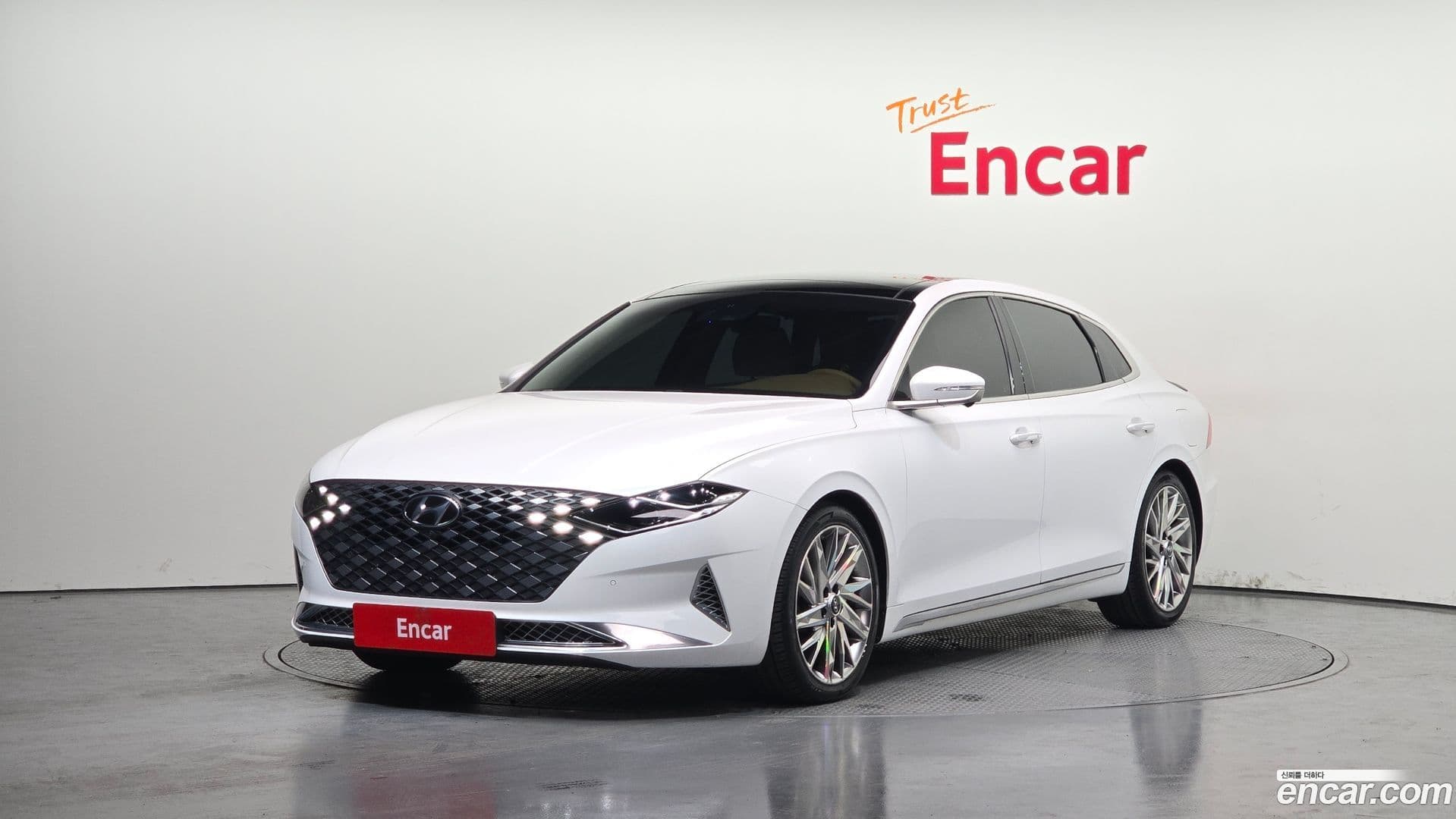 Main__Slider__Photo:Grandeur Hyundai 2020.3-0