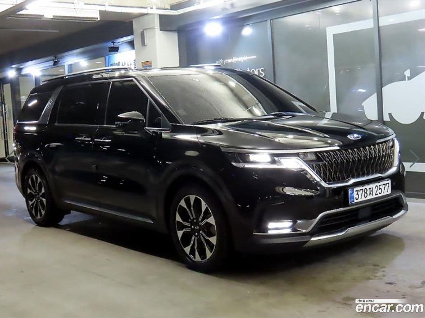 Main__Slider__Photo:Canival Kia 2021.5-0