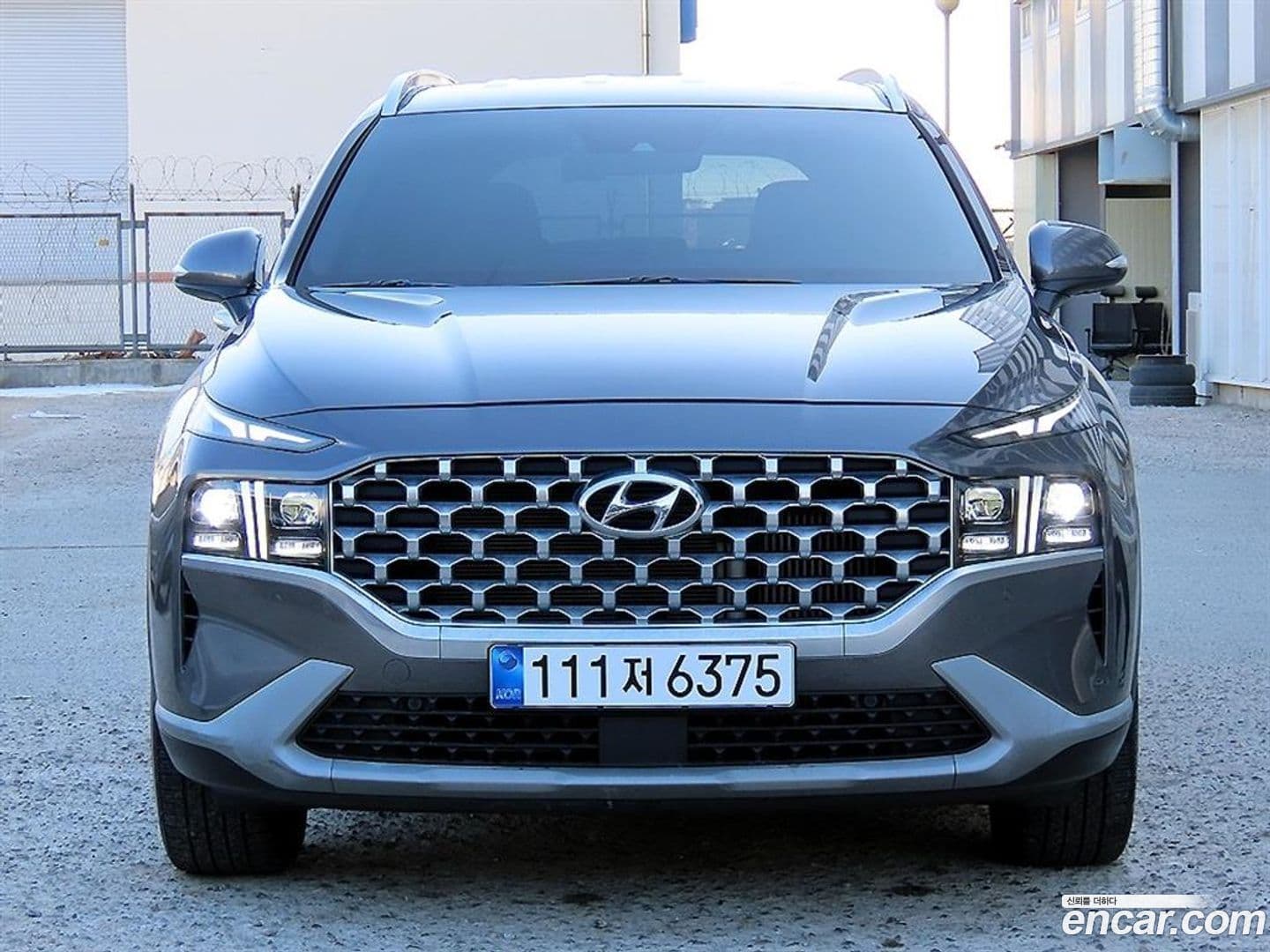 Main__Slider__Photo:Santafe Hyundai 2021.0-0