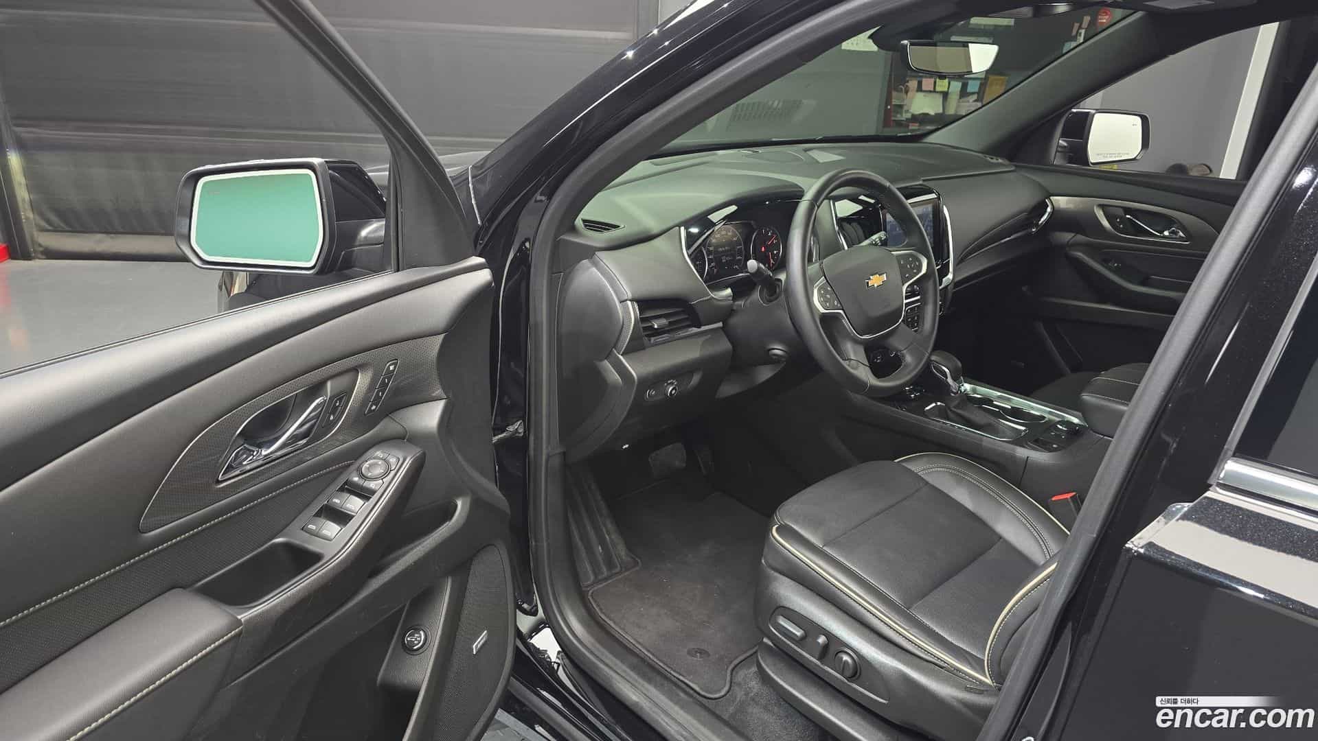 Traverse Chevrolet 2023.4-OPTION-015