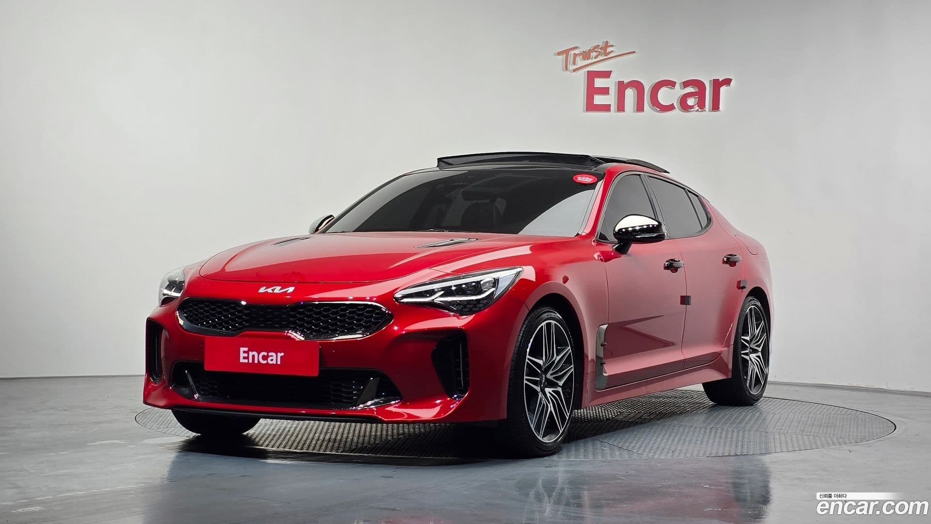 Main__Slider__Photo:Stinger Kia 2022.2-0
