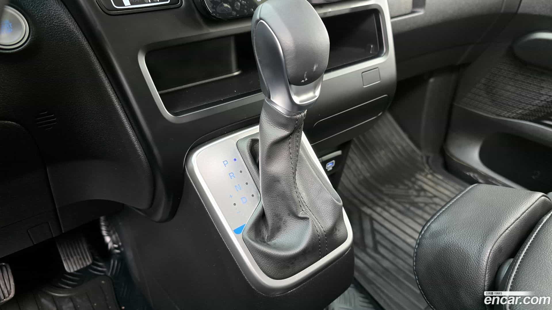 Staria Hyundai 2025.10-INNER-009