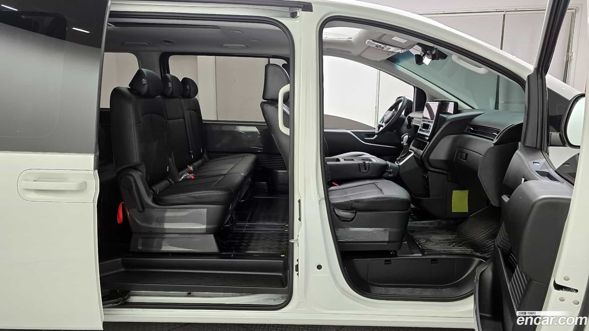 Staria Hyundai 2025.10-INNER-010