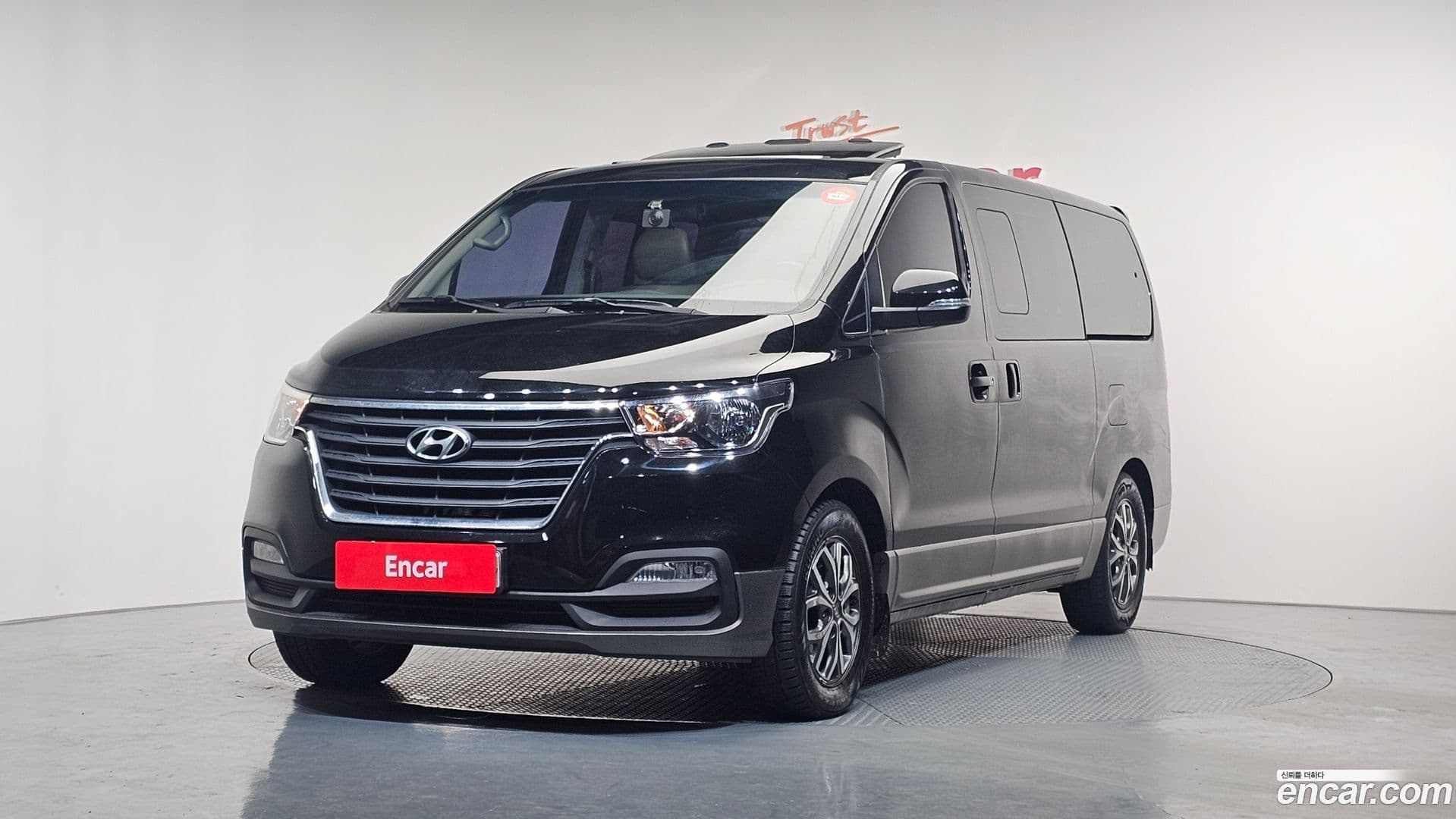 Main__Slider__Photo:Starex Hyundai 2019.0-0