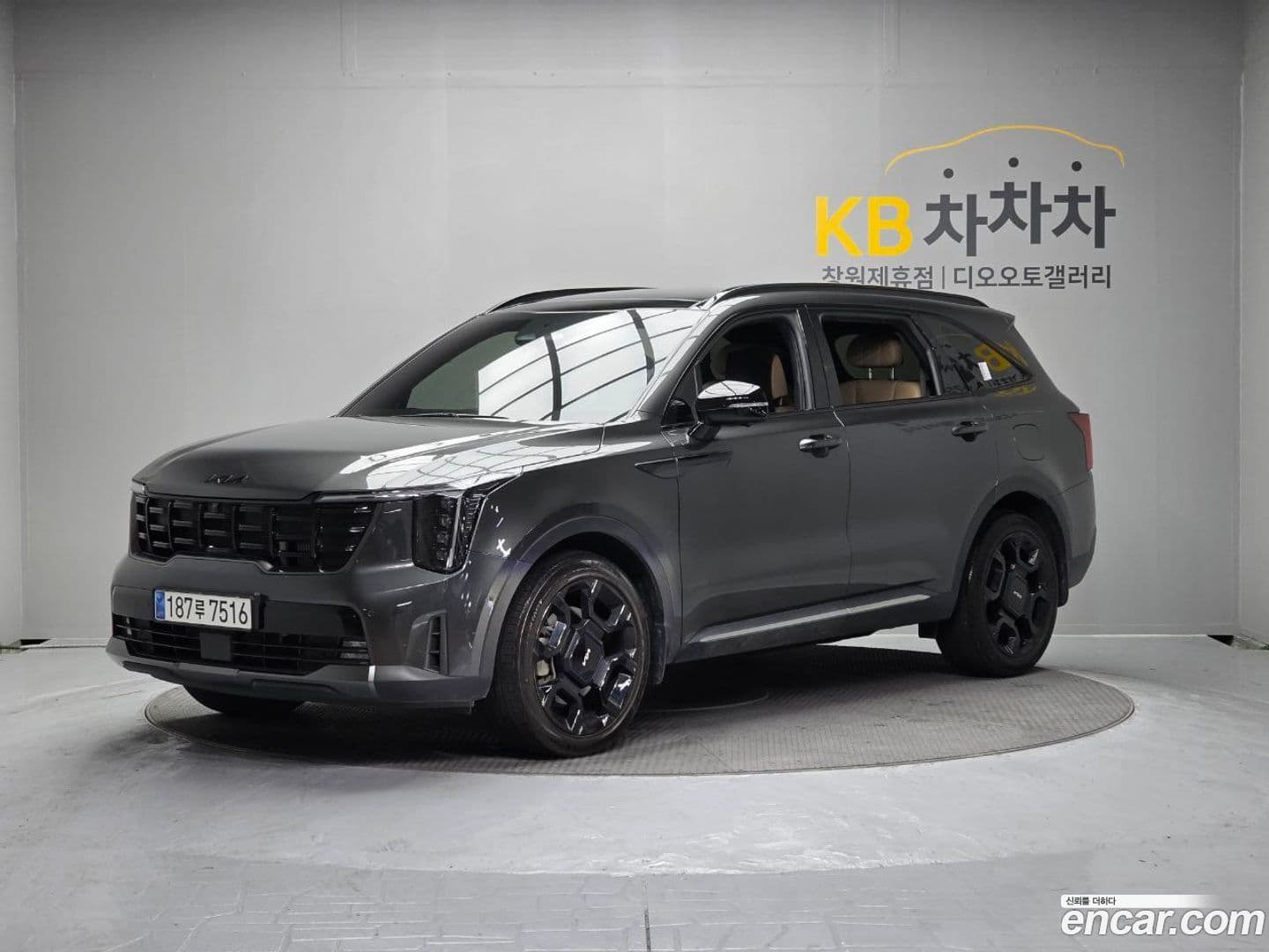 Main__Slider__Photo:Sorento Kia 2024.0-0