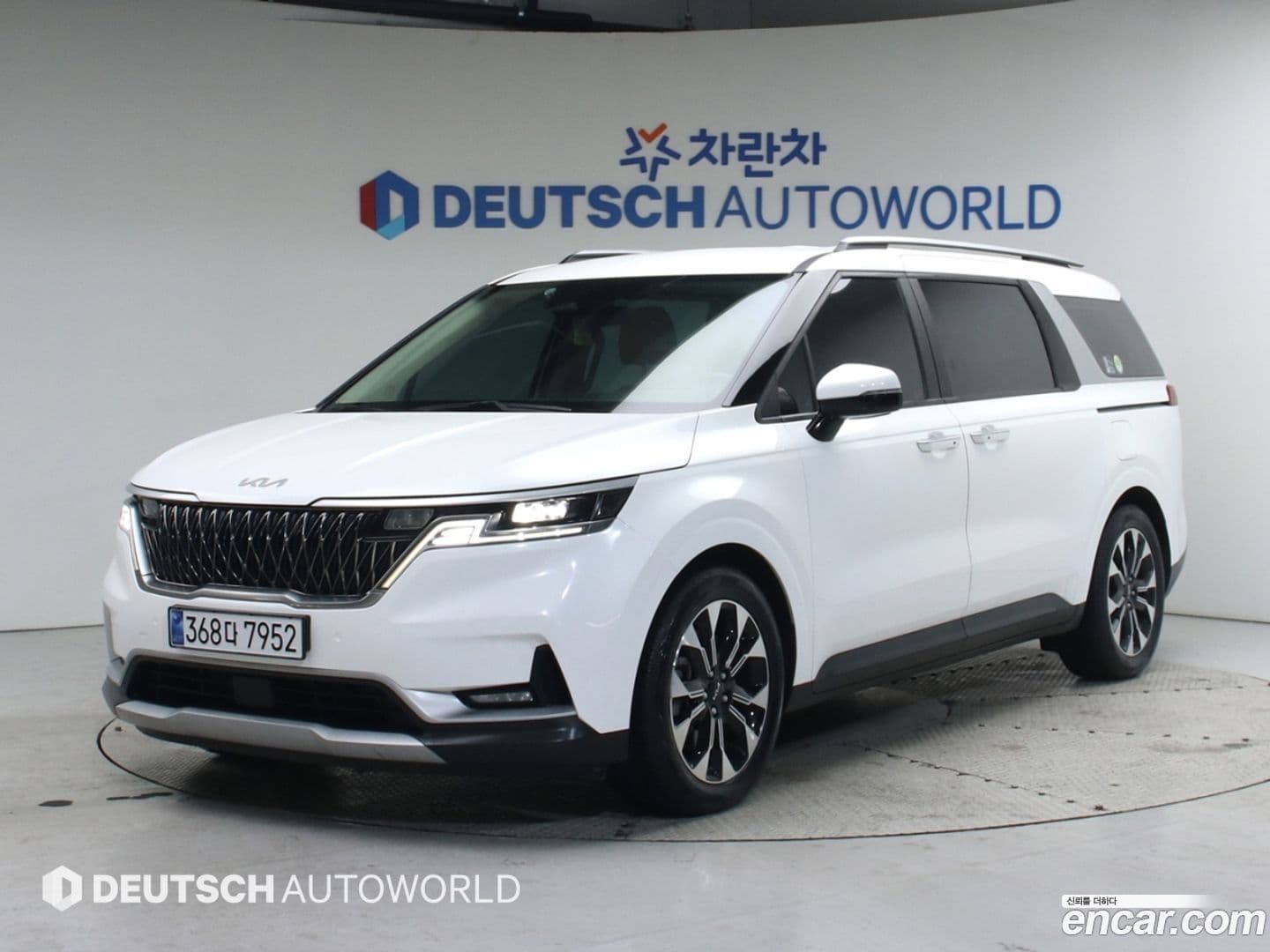 Main__Slider__Photo:Canival Kia 2022.6-0