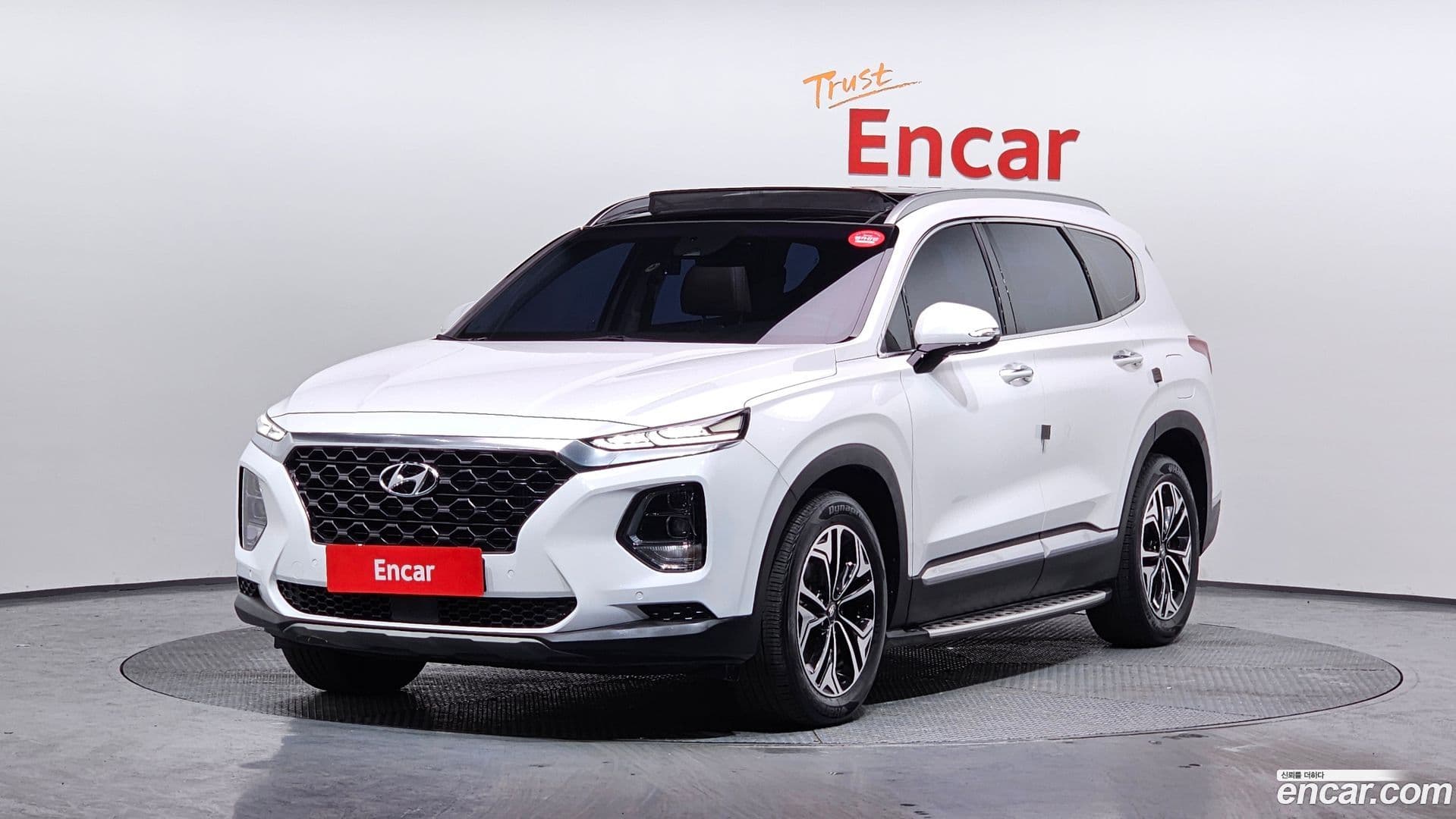 Main__Slider__Photo:Santafe Hyundai 2019.6-0
