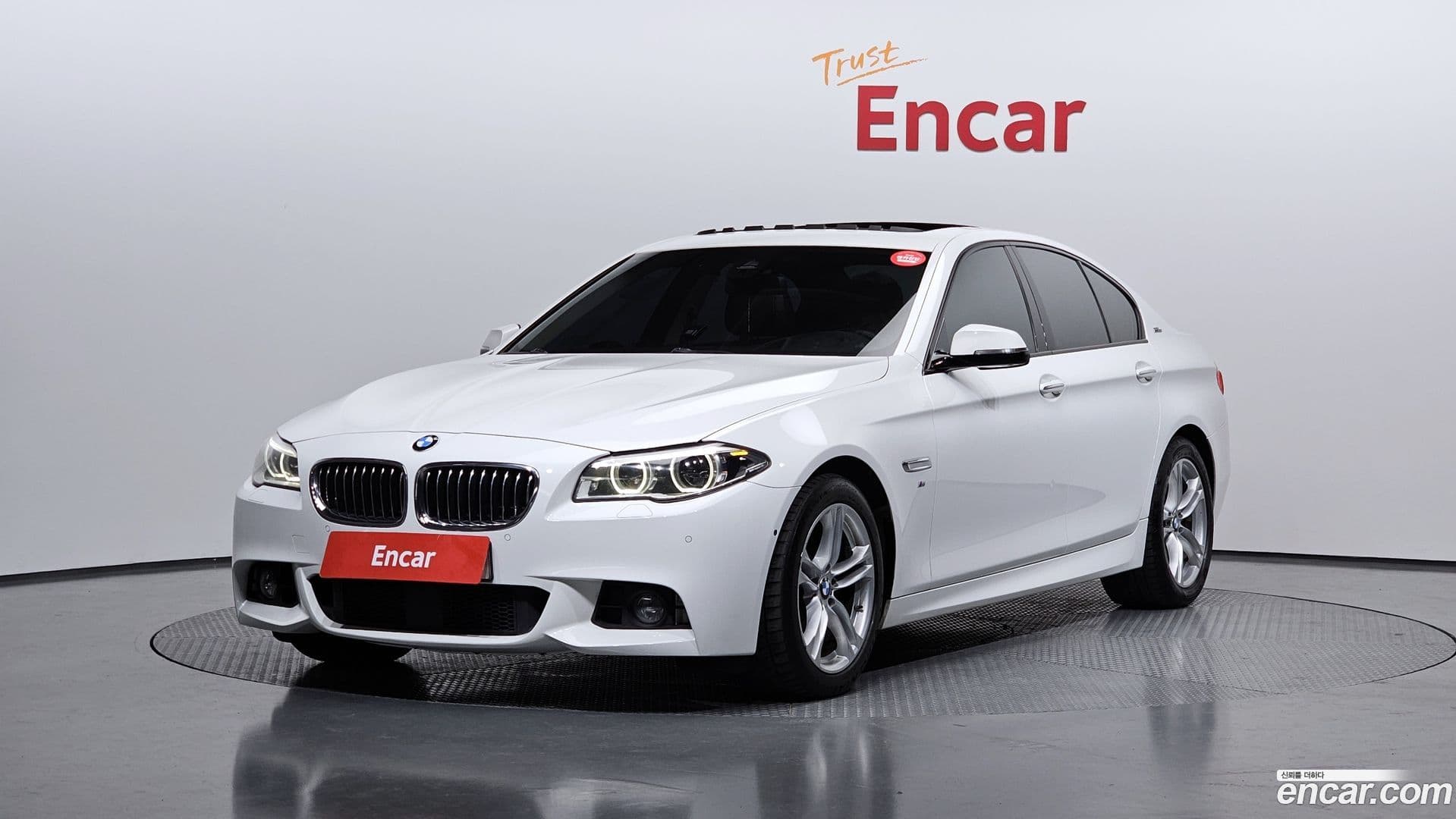 Main__Slider__Photo:5-Series BMW 2016.10-0