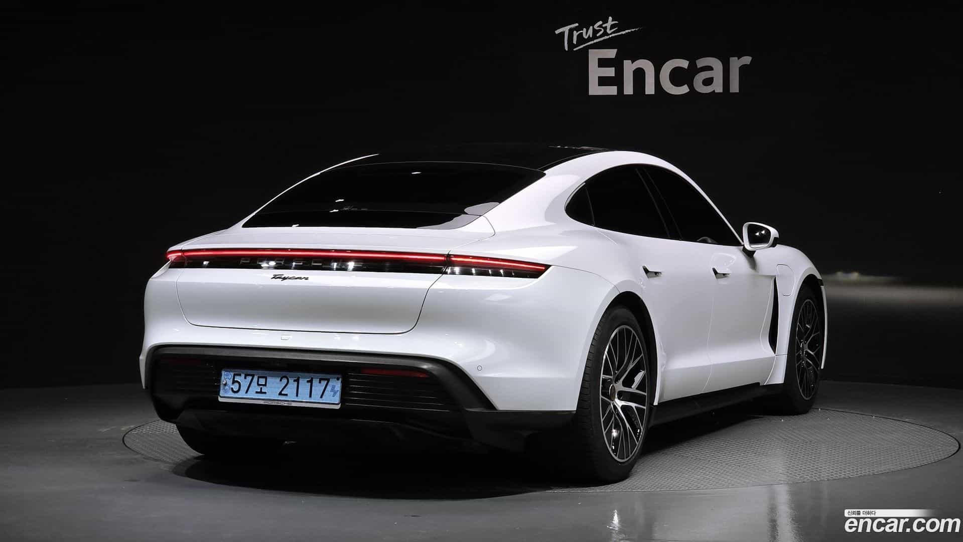 Taycan Porsche 2022.2-OUTER-002