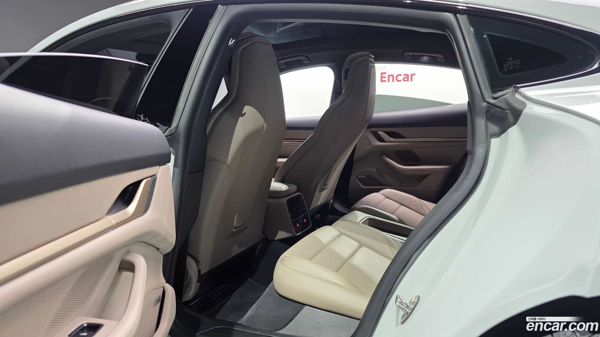 Taycan Porsche 2022.2-OPTION-016