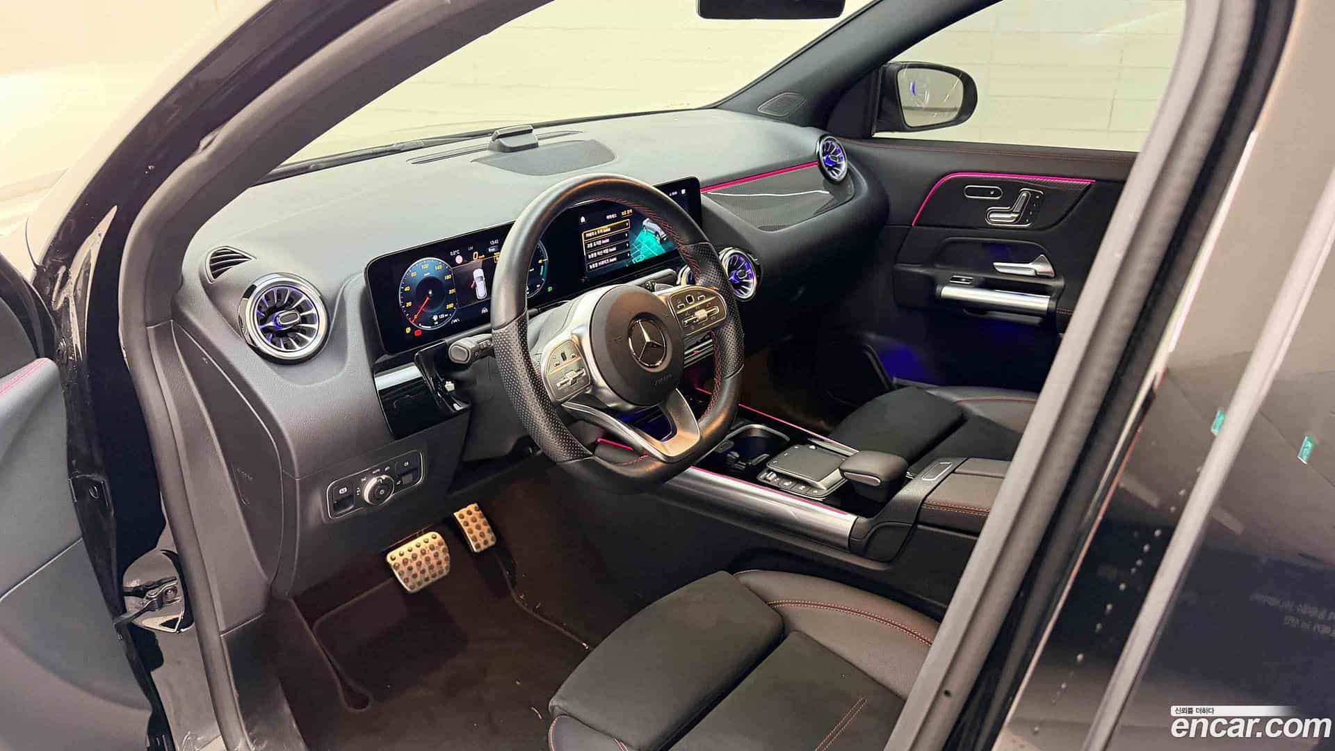 GLA-Class Mercedes-Benz 2023.4-OPTION-017