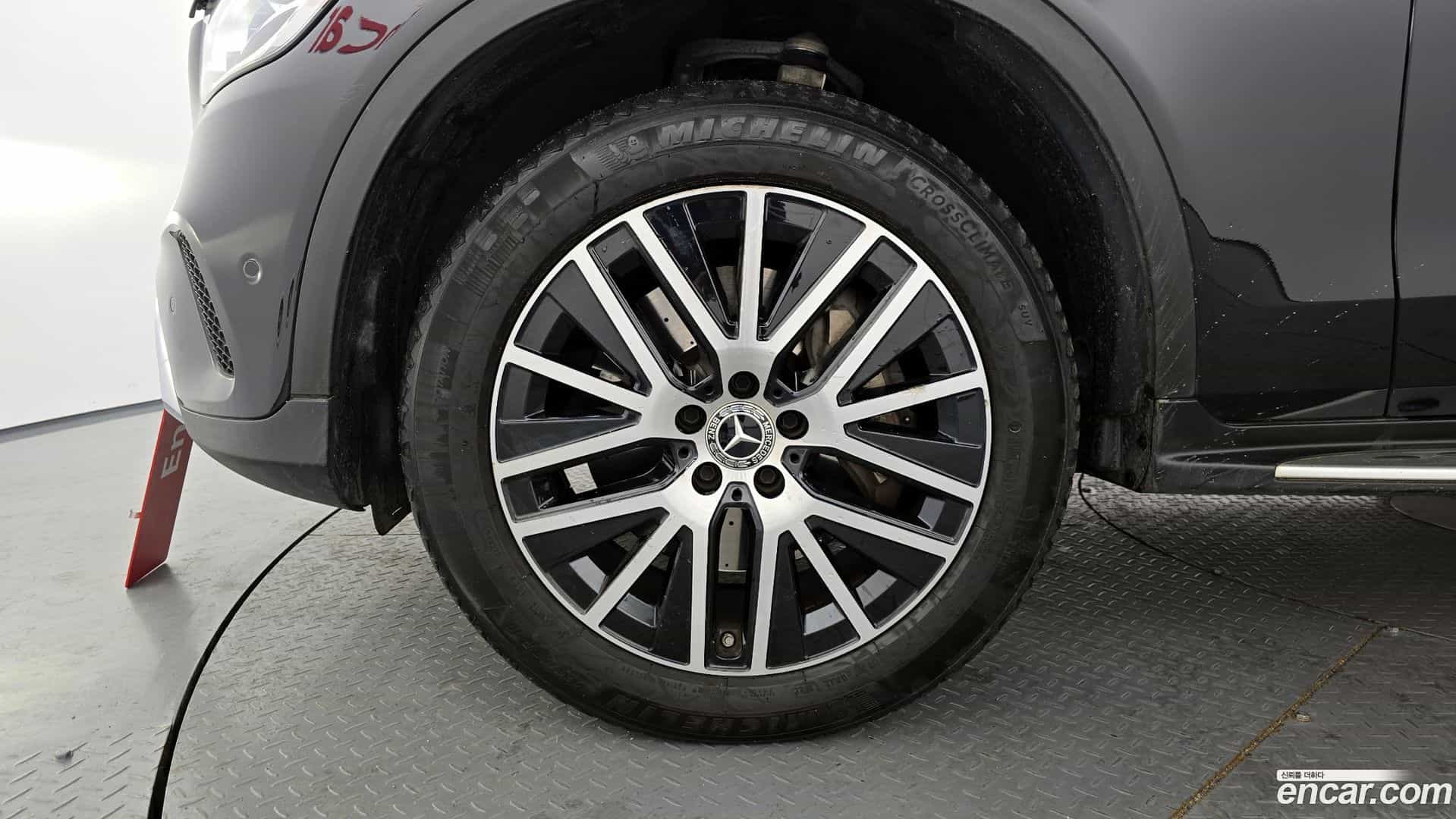 GLC-Class Mercedes-Benz 2021.4-OUTER-005