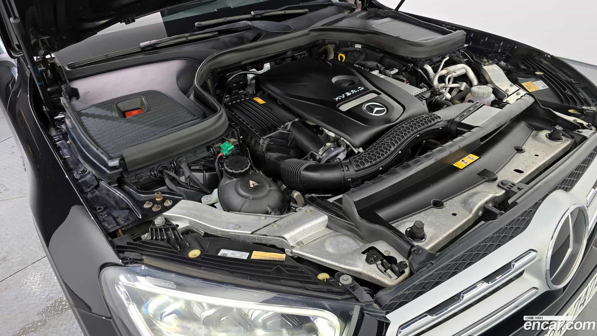 GLC-Class Mercedes-Benz 2021.4-INNER-006