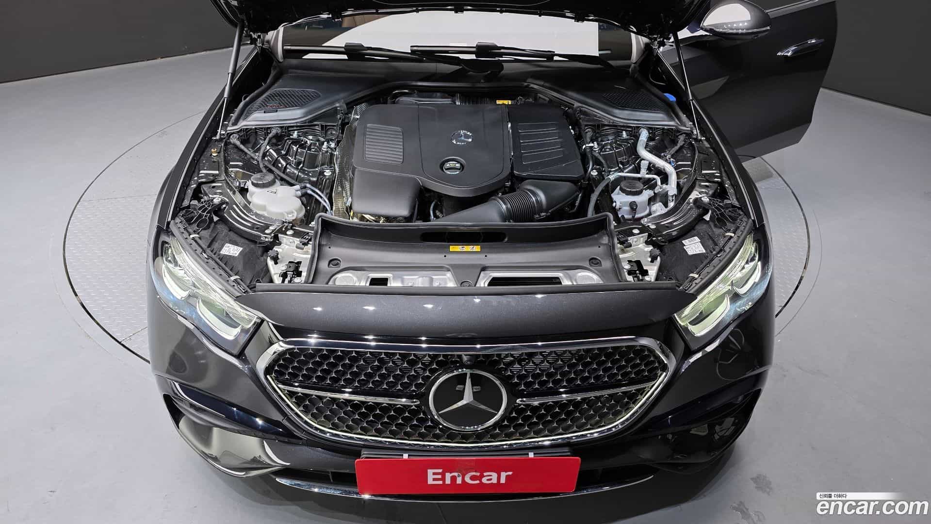 E-Class Mercedes-Benz 2025.10-INNER-006