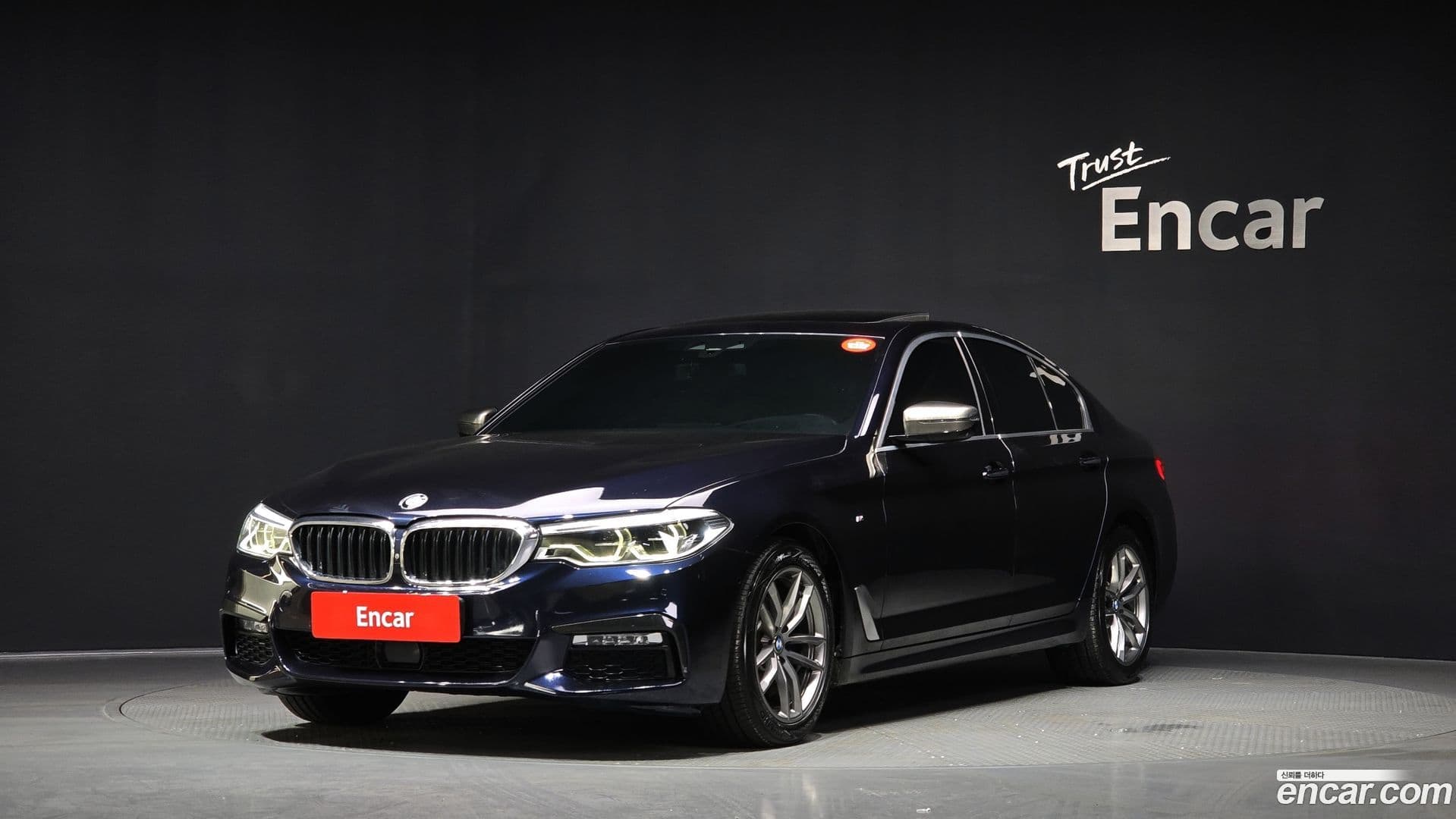 Main__Slider__Photo:5-Series BMW 2018.6-0