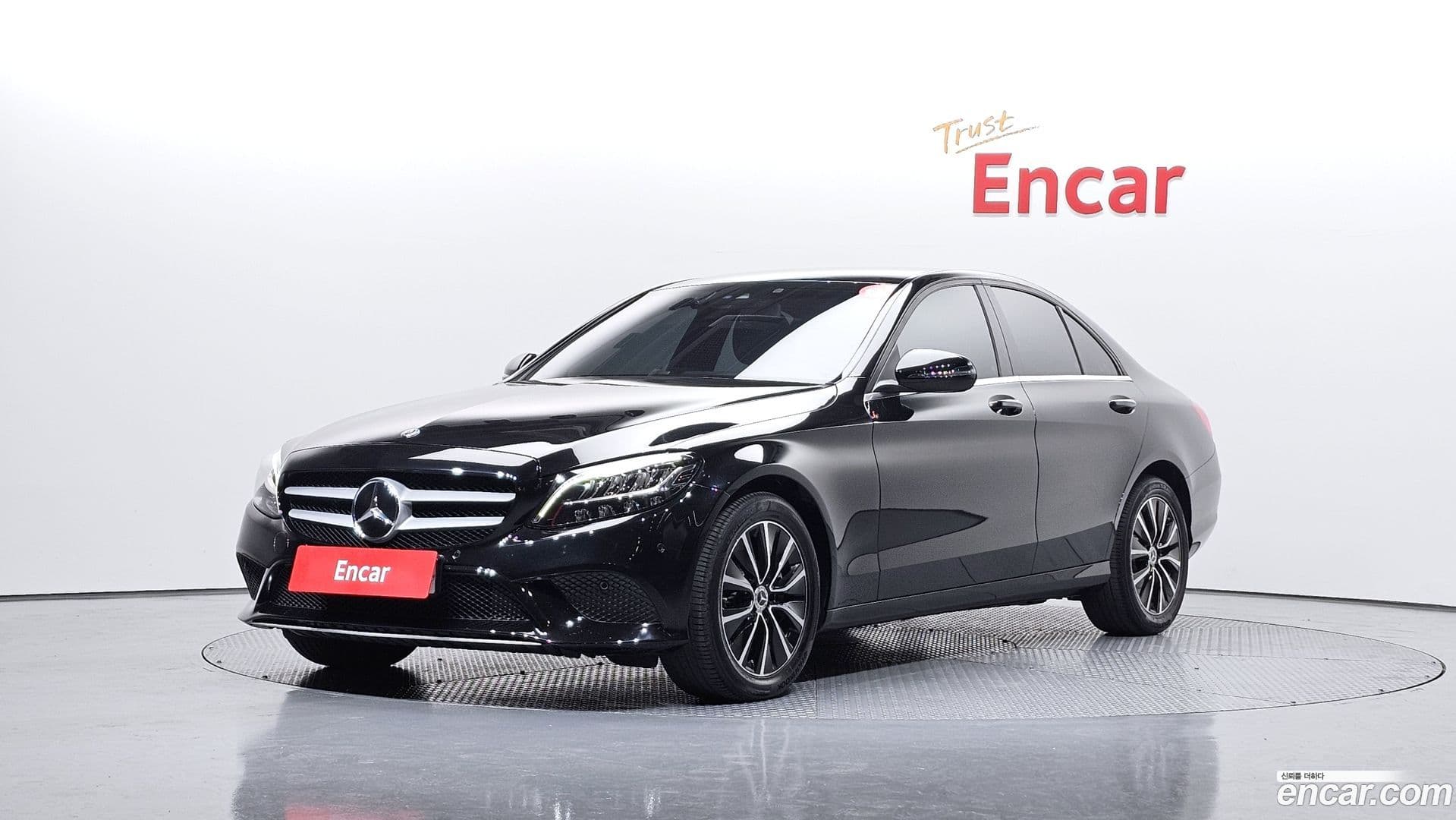 Main__Slider__Photo:C-Class Mercedes-Benz 2020.2-0