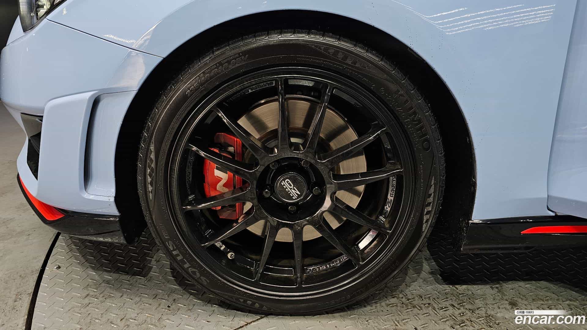 Veloster Hyundai 2018.8-OUTER-005