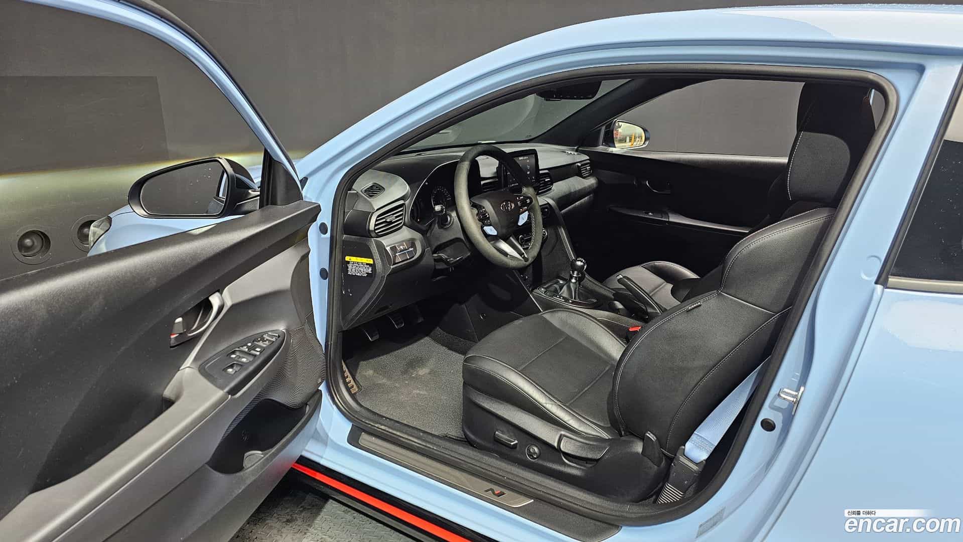 Veloster Hyundai 2018.8-INNER-010