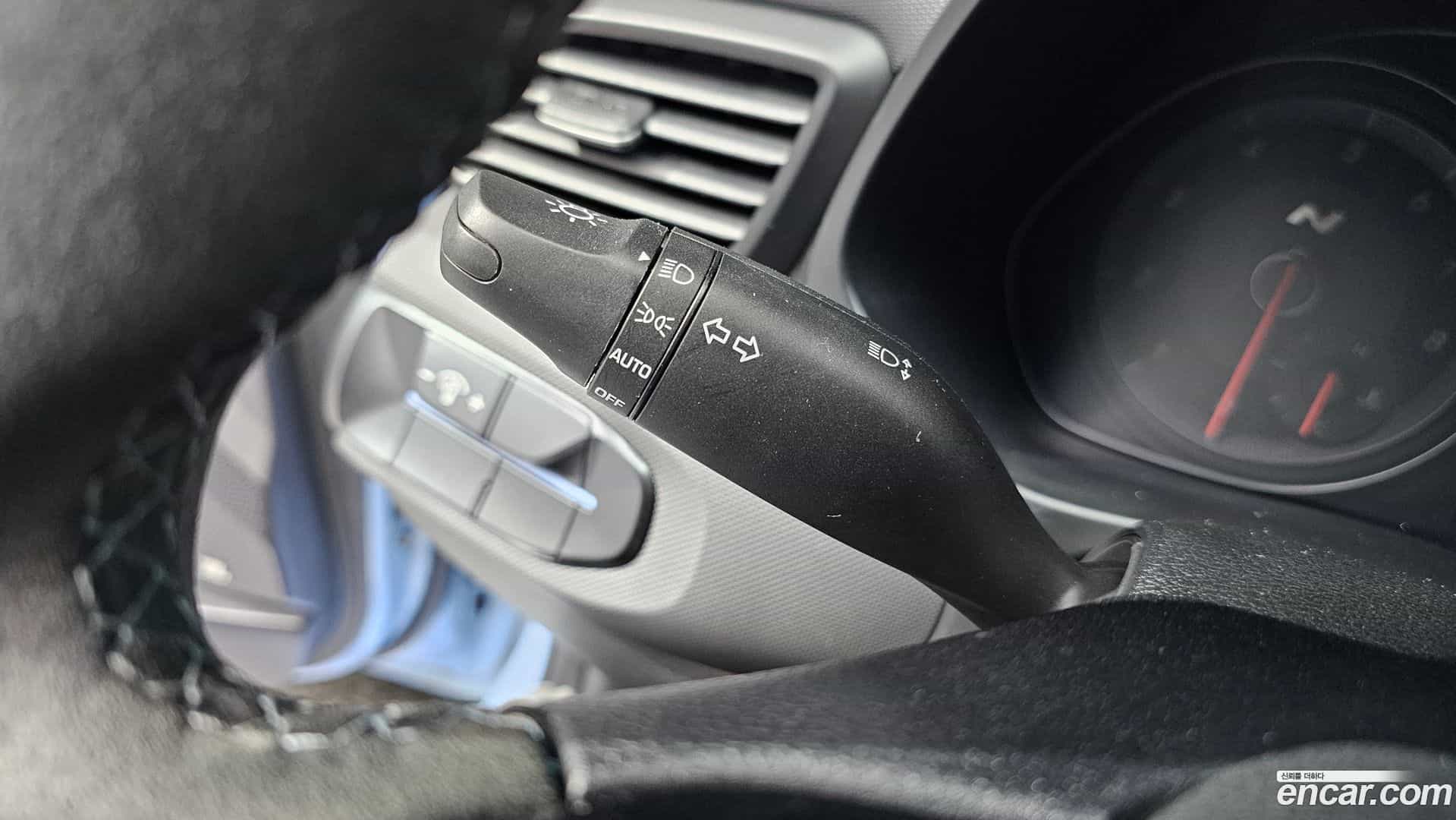 Veloster Hyundai 2018.8-OPTION-021
