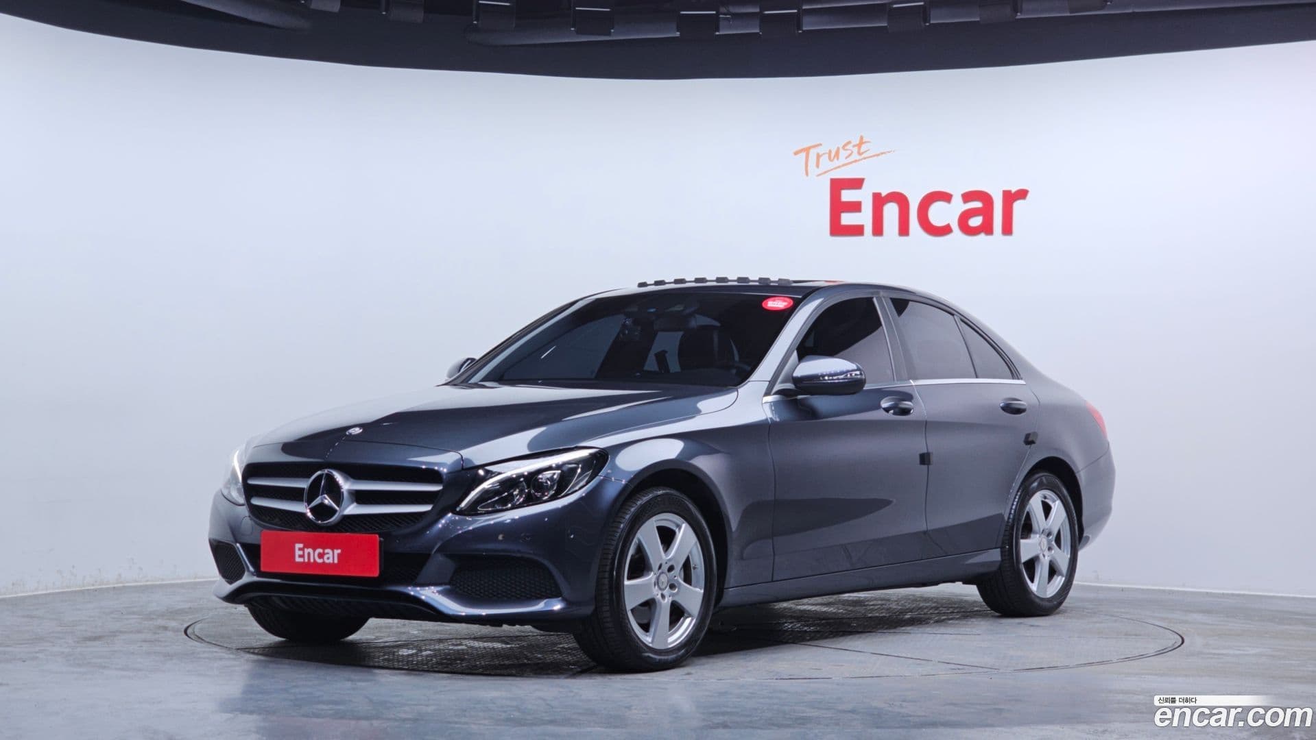Main__Slider__Photo:C-Class Mercedes-Benz 2016.5-0