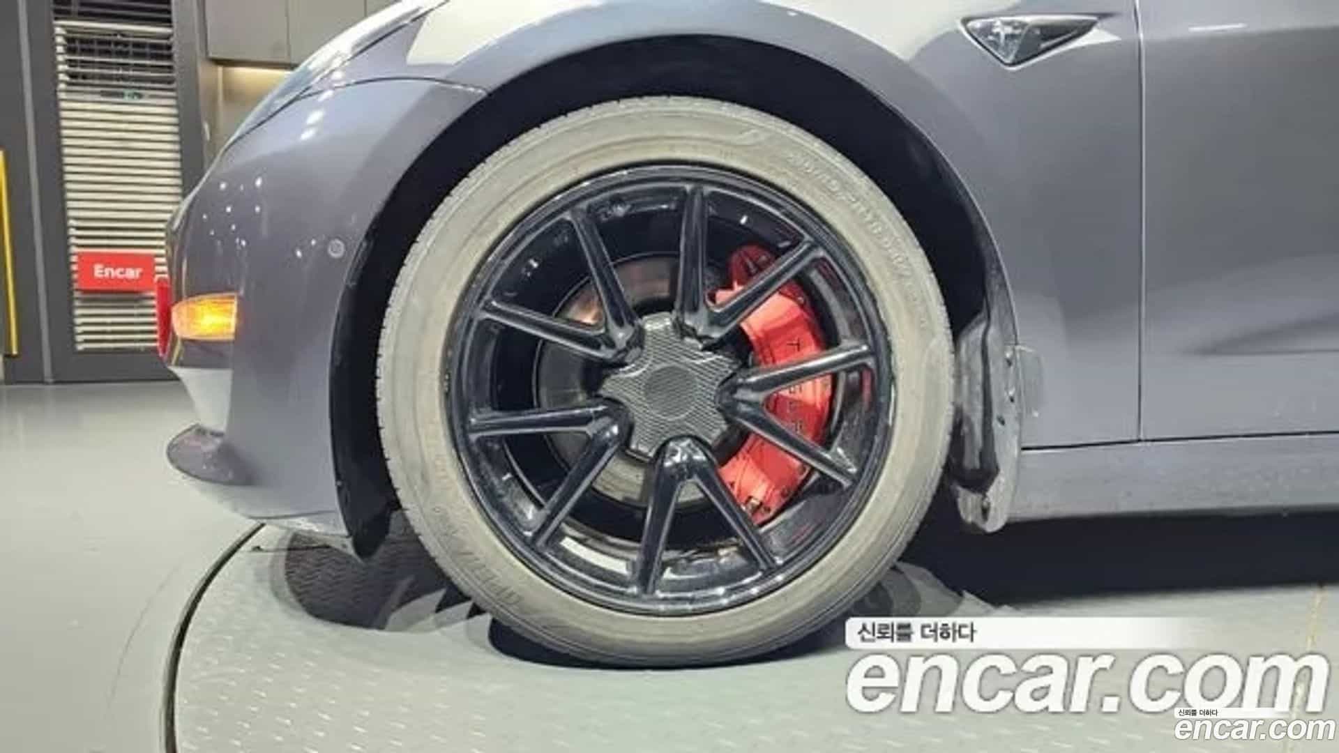 Model 3 Tesla 2020.2-OUTER-005