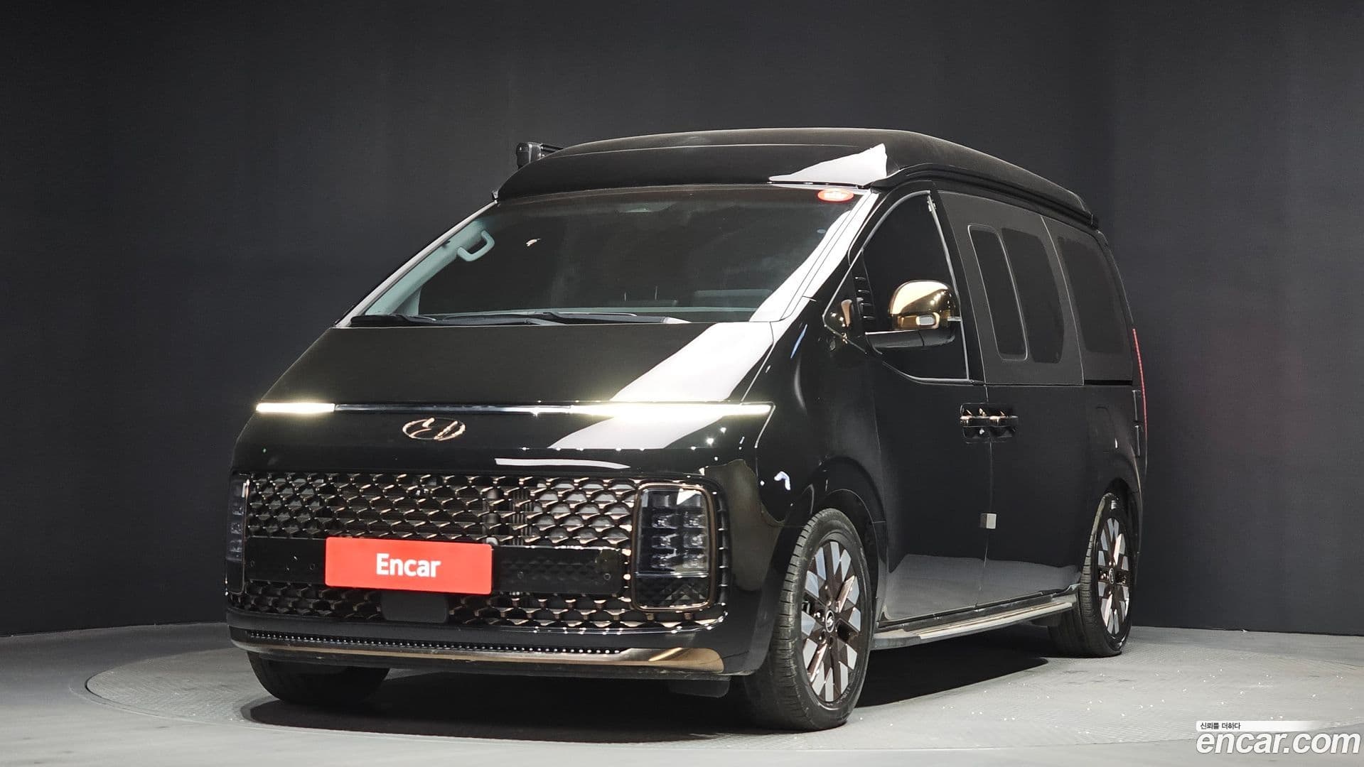 Main__Slider__Photo:Staria Hyundai 2023.0-0