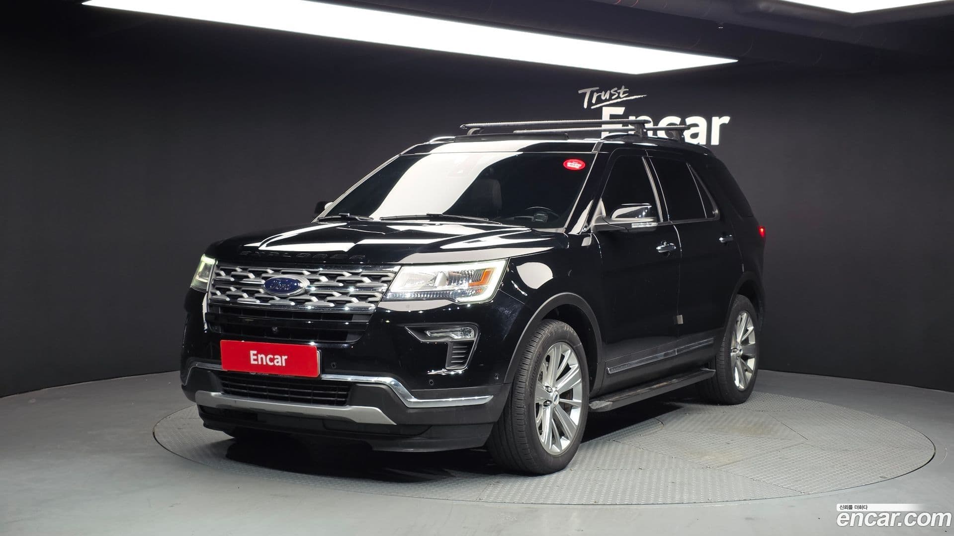 Main__Slider__Photo:Explorer Ford 2018.11-0