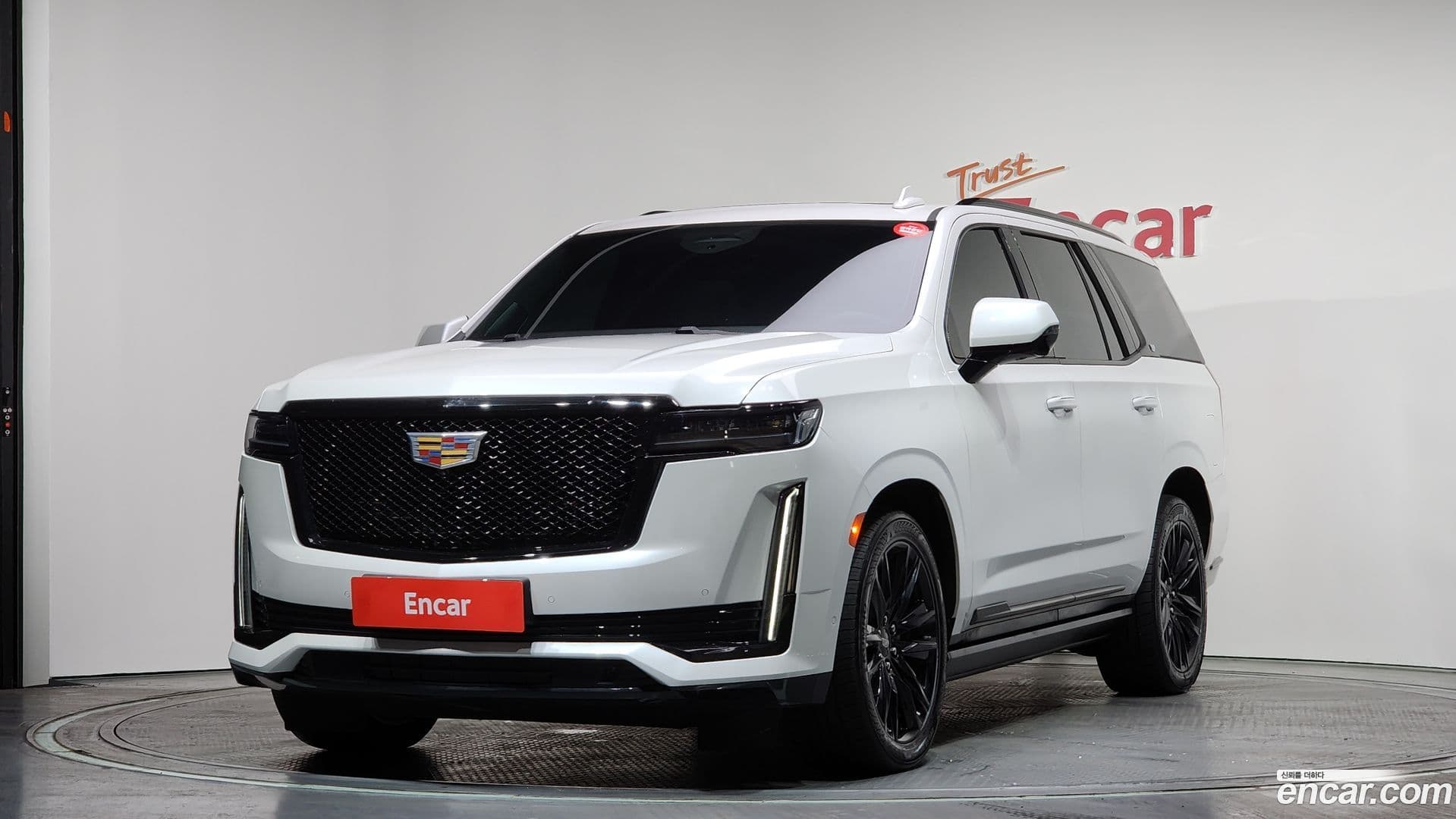 Main__Slider__Photo:Escalade Cadillac 2022.5-0