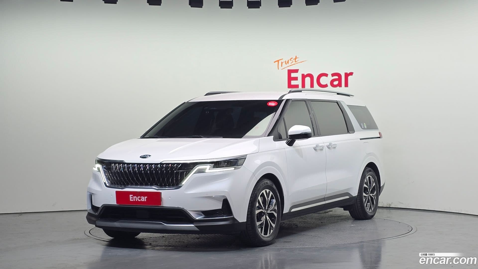 Main__Slider__Photo:Canival Kia 2020.8-0