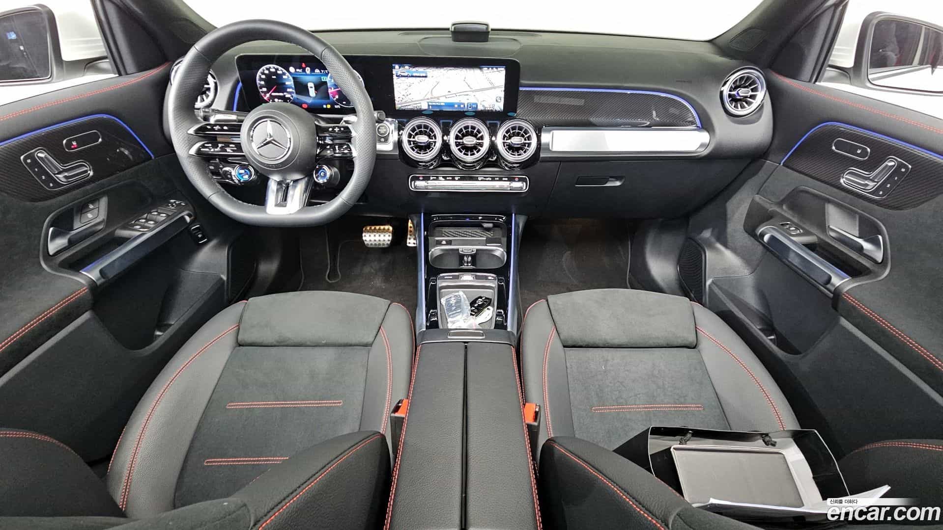 GLB-Class Mercedes-Benz 2025.9-INNER-007