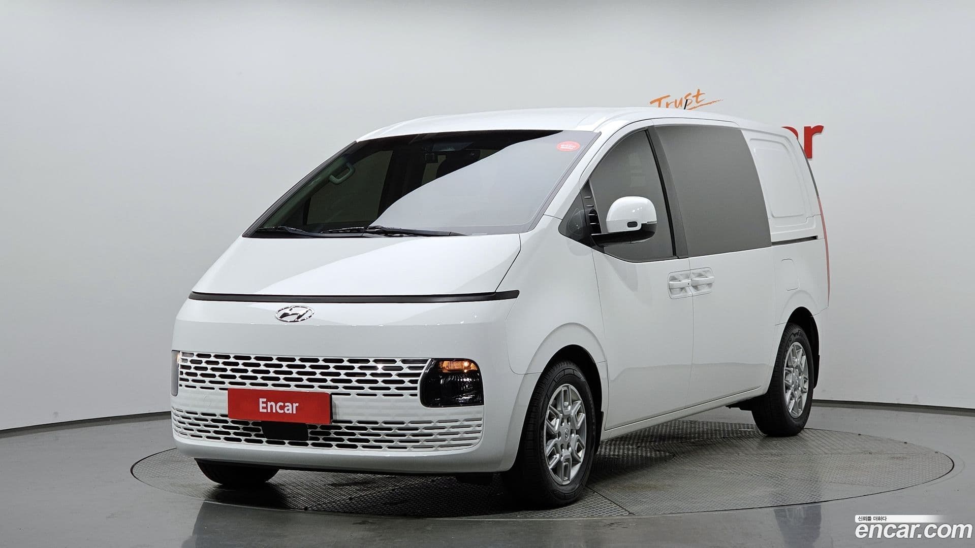 Main__Slider__Photo:Staria Hyundai 2022.0-0