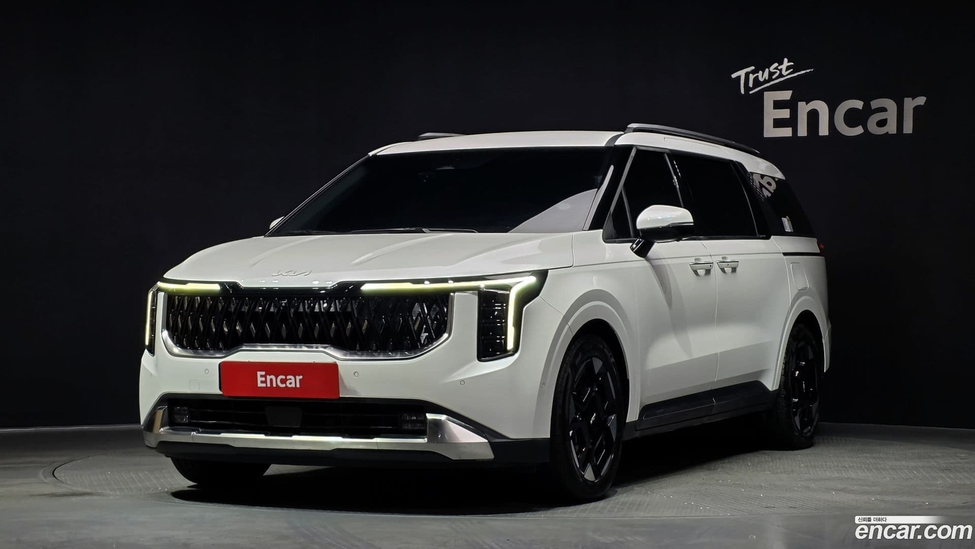 Main__Slider__Photo:Canival Kia 2024.2-0