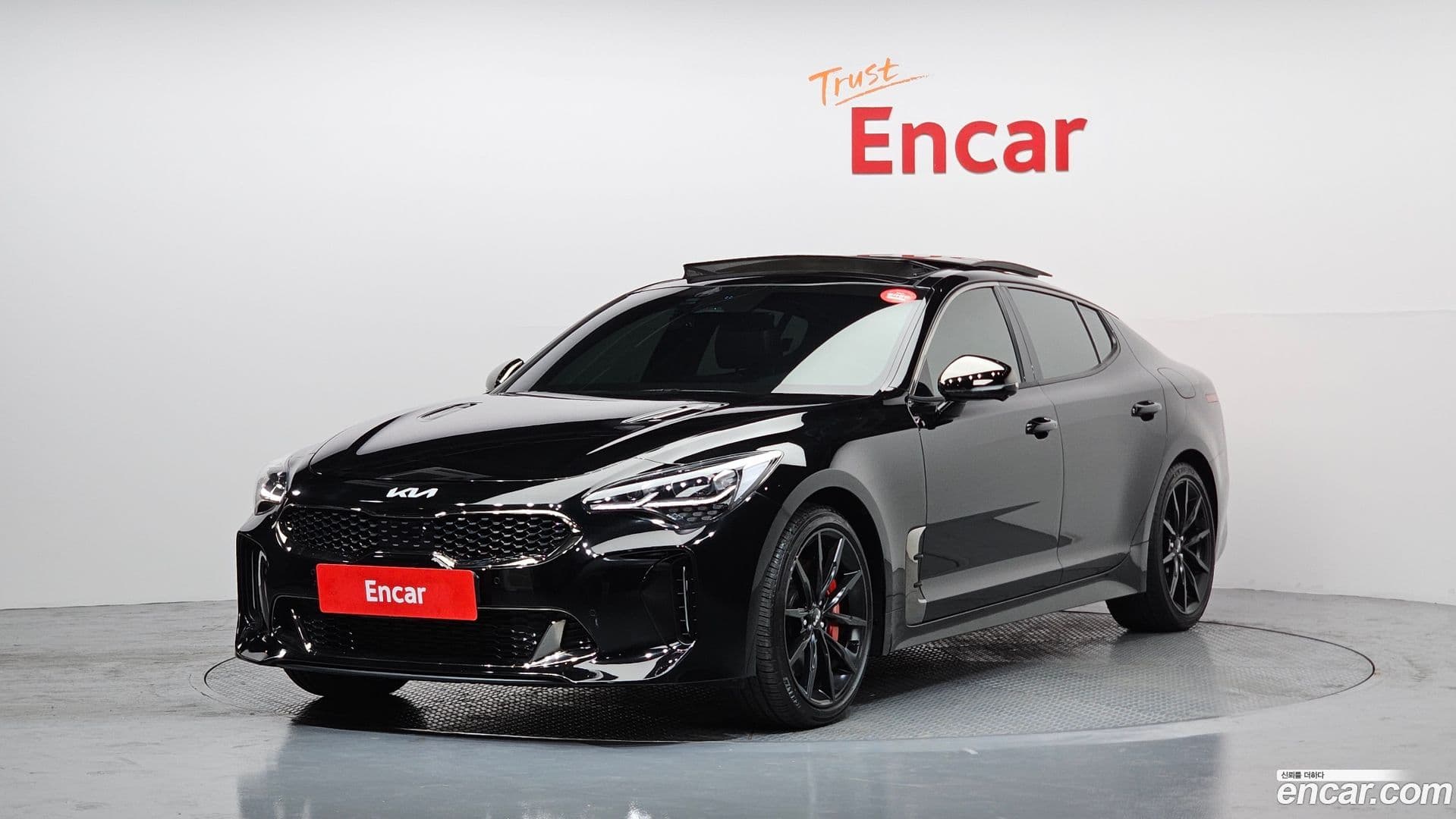 Main__Slider__Photo:Stinger Kia 2022.1-0