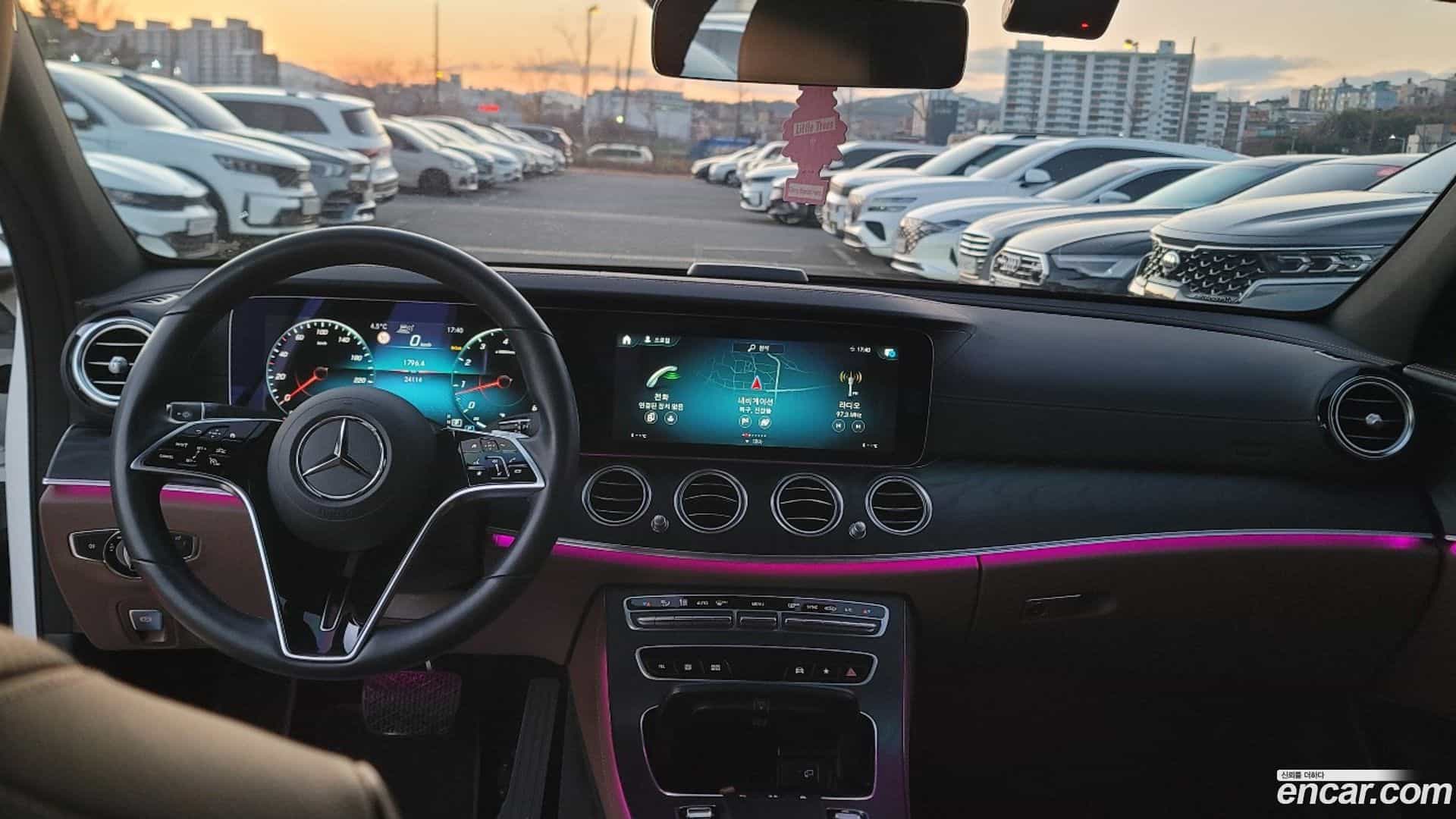 E-Class Mercedes-Benz 2023.5-INNER-007