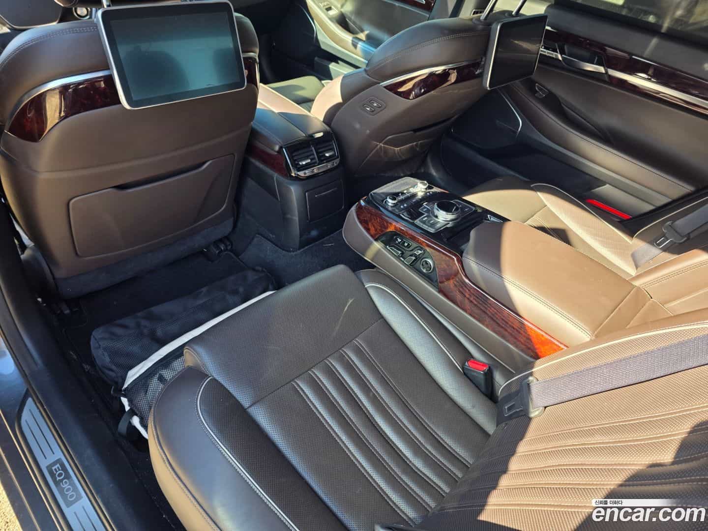 EQ900 Genesis 2016.5-INNER-006