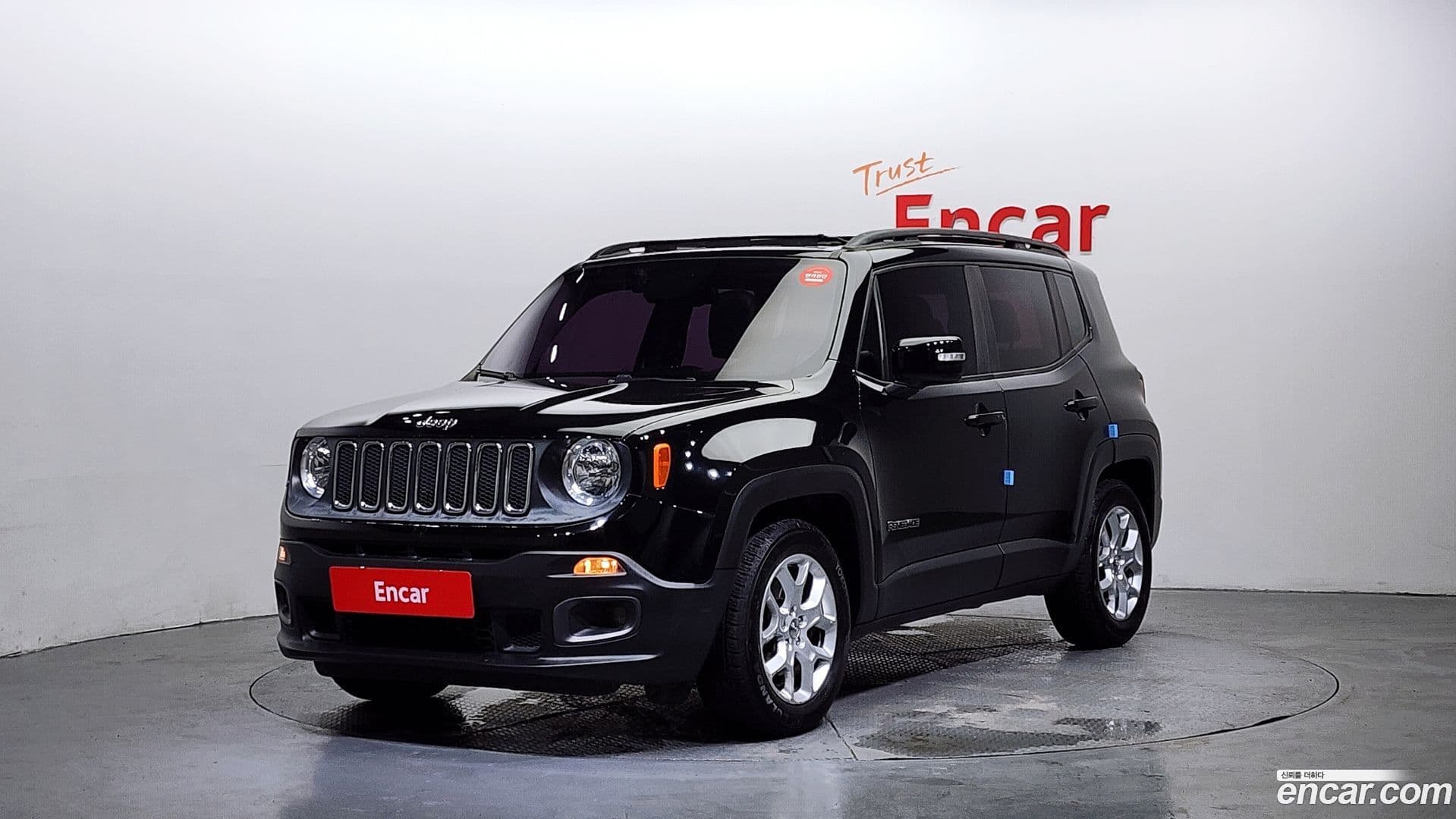 Main__Slider__Photo:Renegade Jeep 2017.3-0