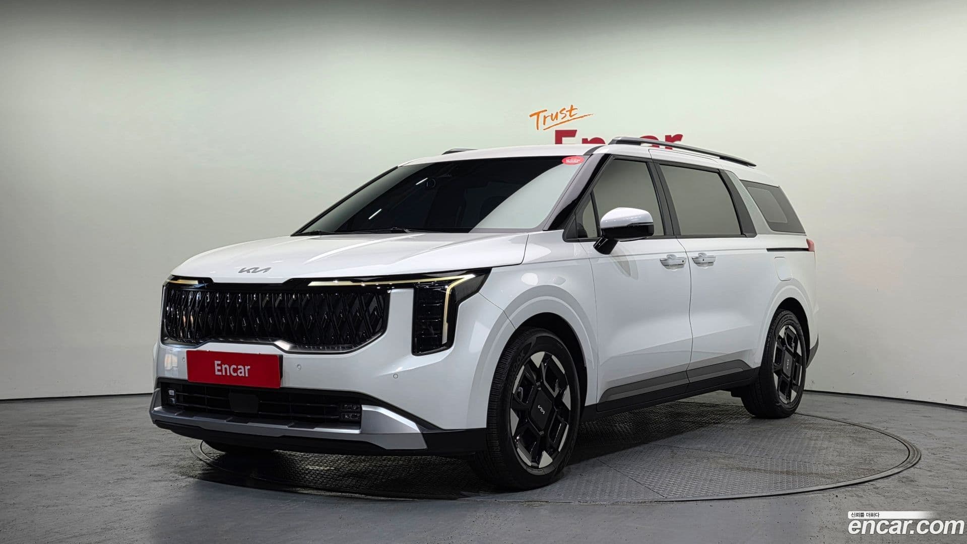 Main__Slider__Photo:Canival Kia 2024.2-0