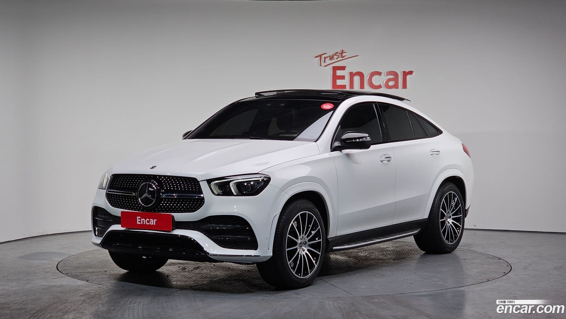 Main__Slider__Photo:GLE-Class Mercedes-Benz 2022.2-0