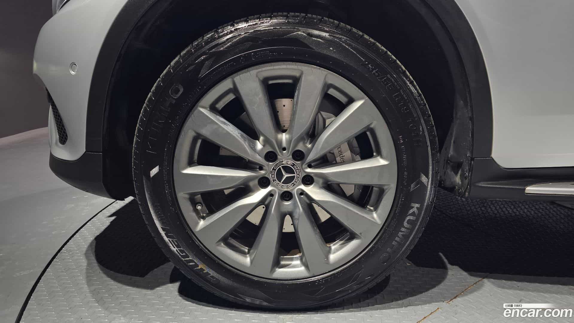 GLC-Class Mercedes-Benz 2019.7-OUTER-005
