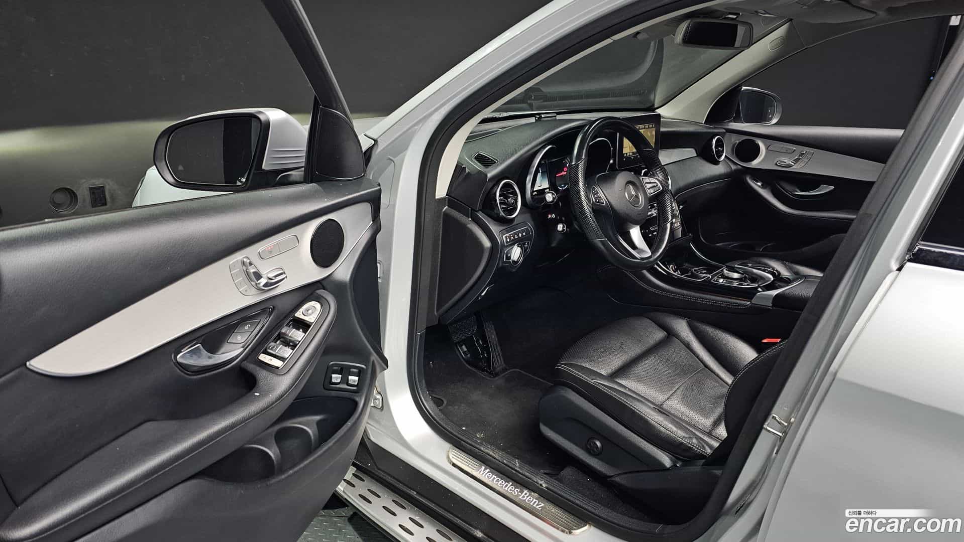 GLC-Class Mercedes-Benz 2019.7-OPTION-015