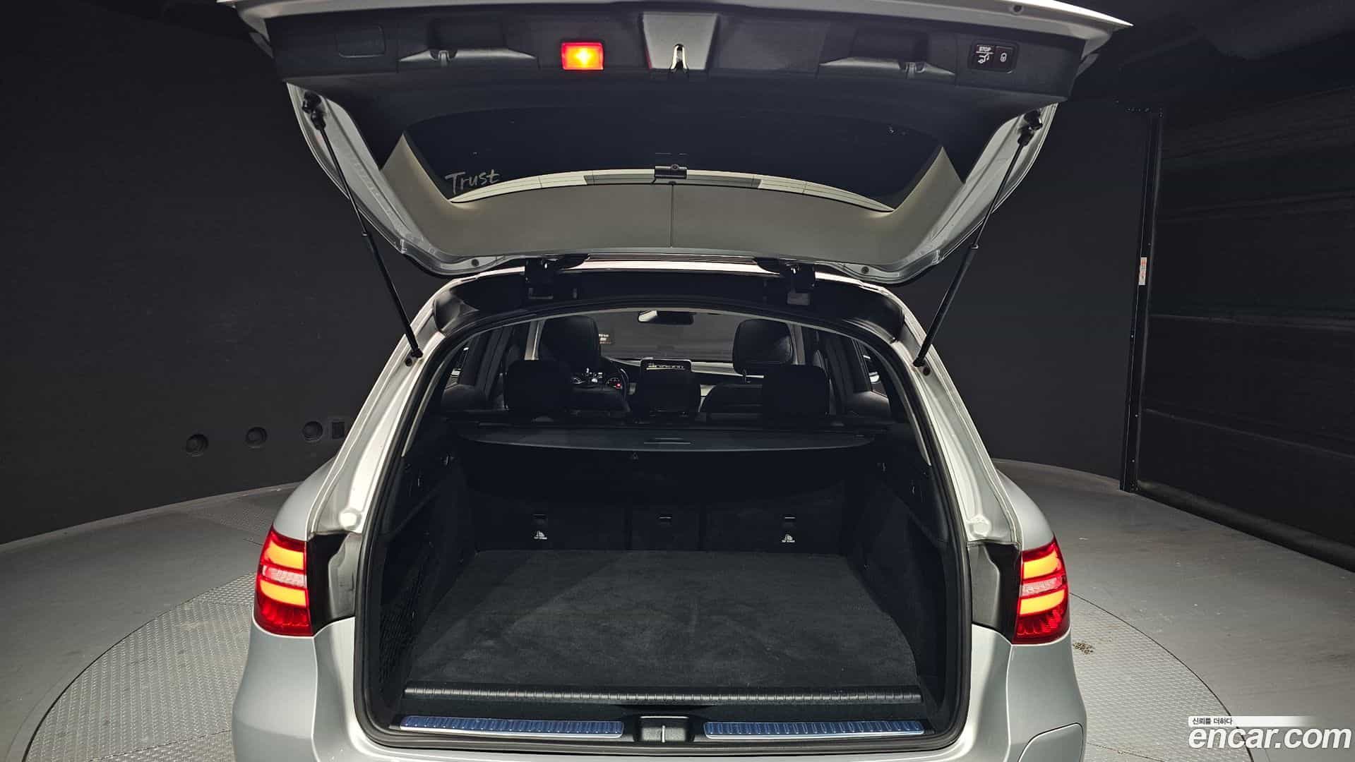 GLC-Class Mercedes-Benz 2019.7-OPTION-024
