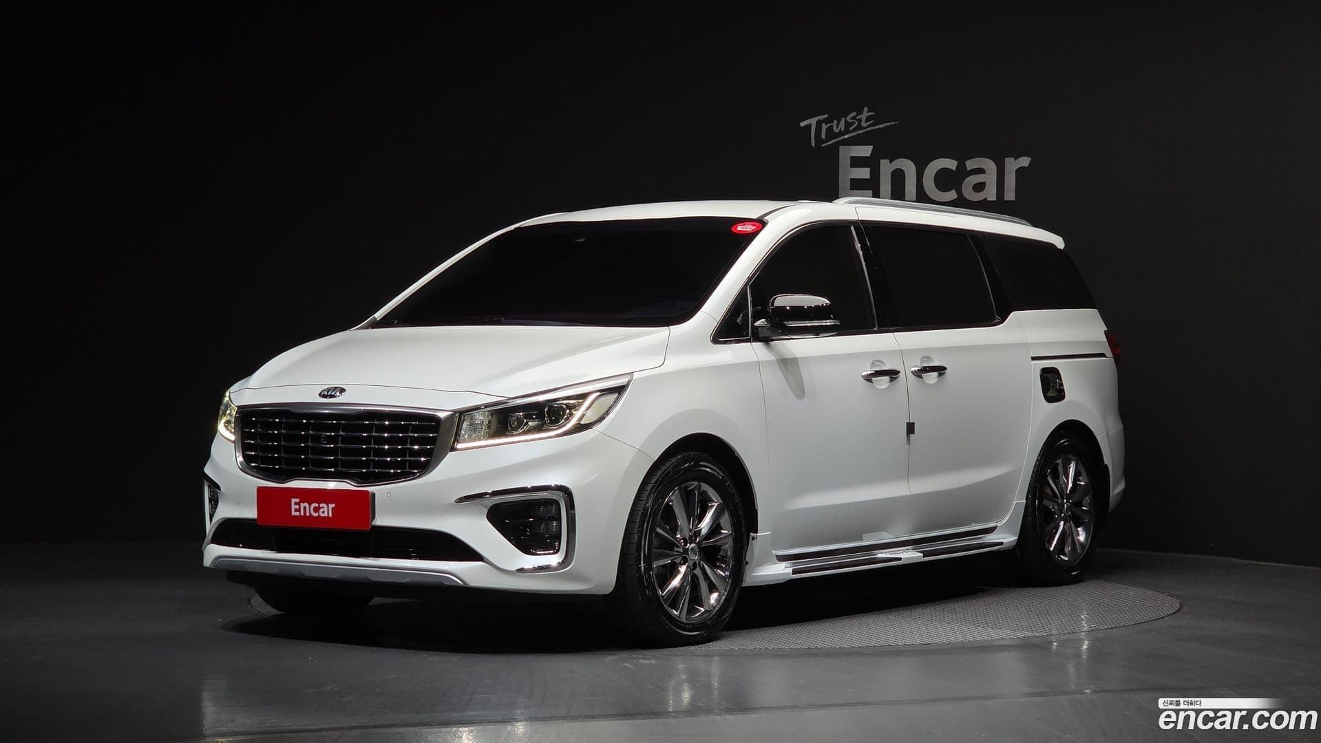 Main__Slider__Photo:Canival Kia 2019.9-0