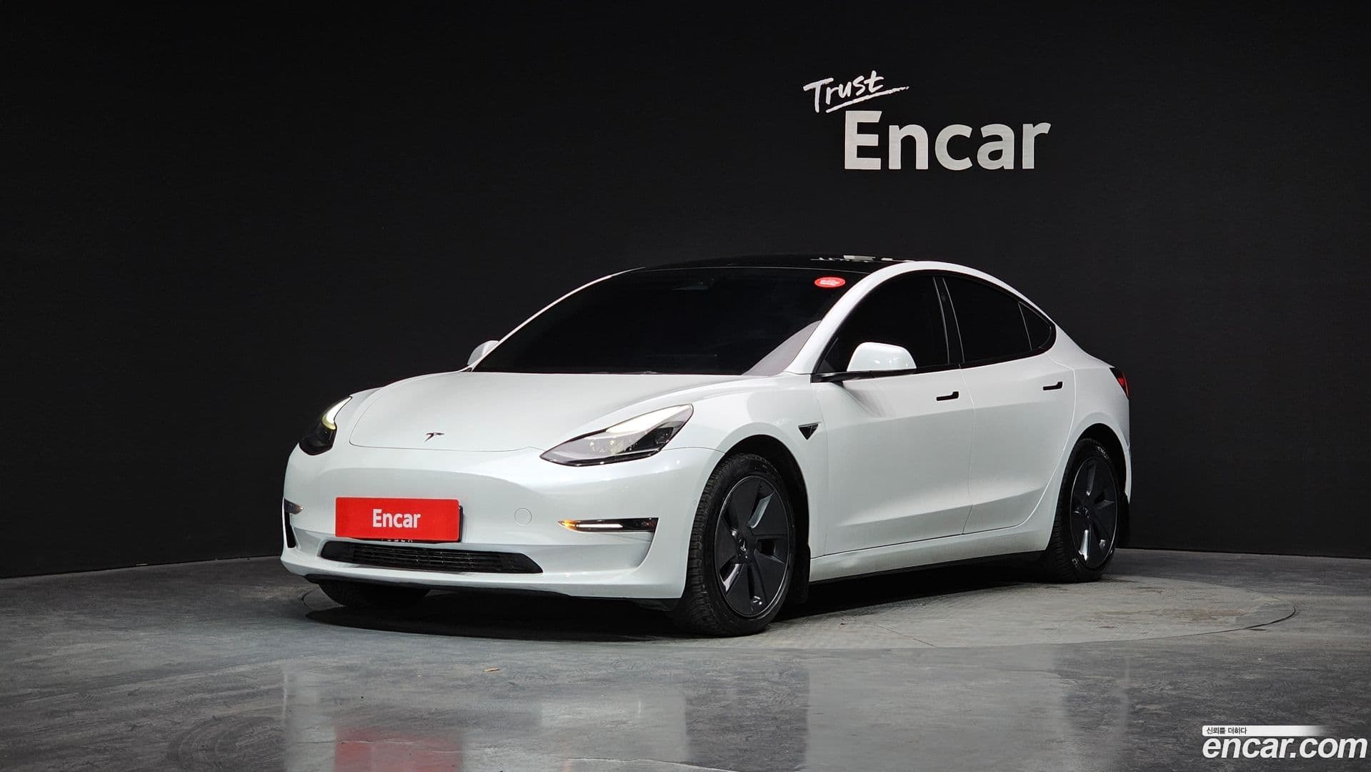 Main__Slider__Photo:Model 3 Tesla 2022.5-0