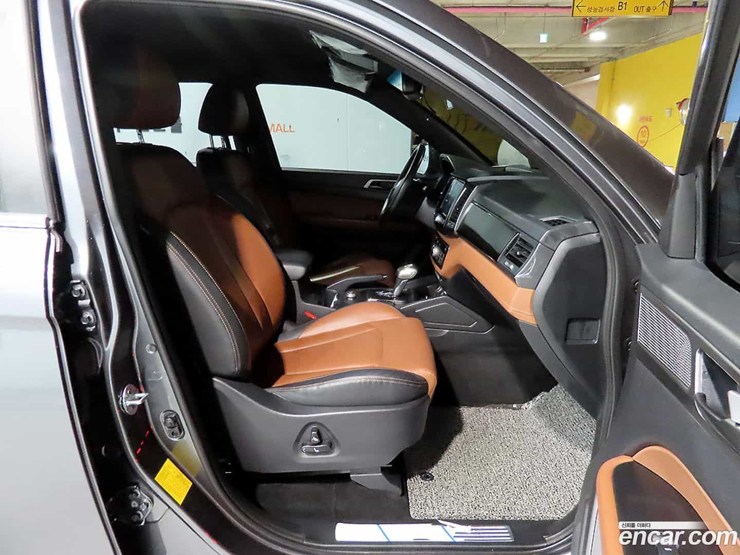 Rexton KG Mobility 2021.1-INNER-008