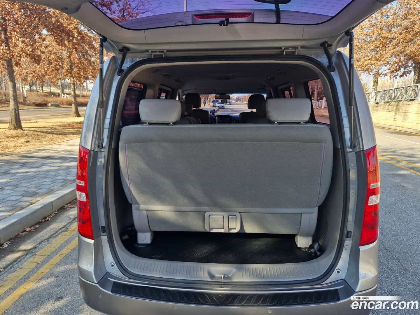 Starex Hyundai 2017.5-INNER-008