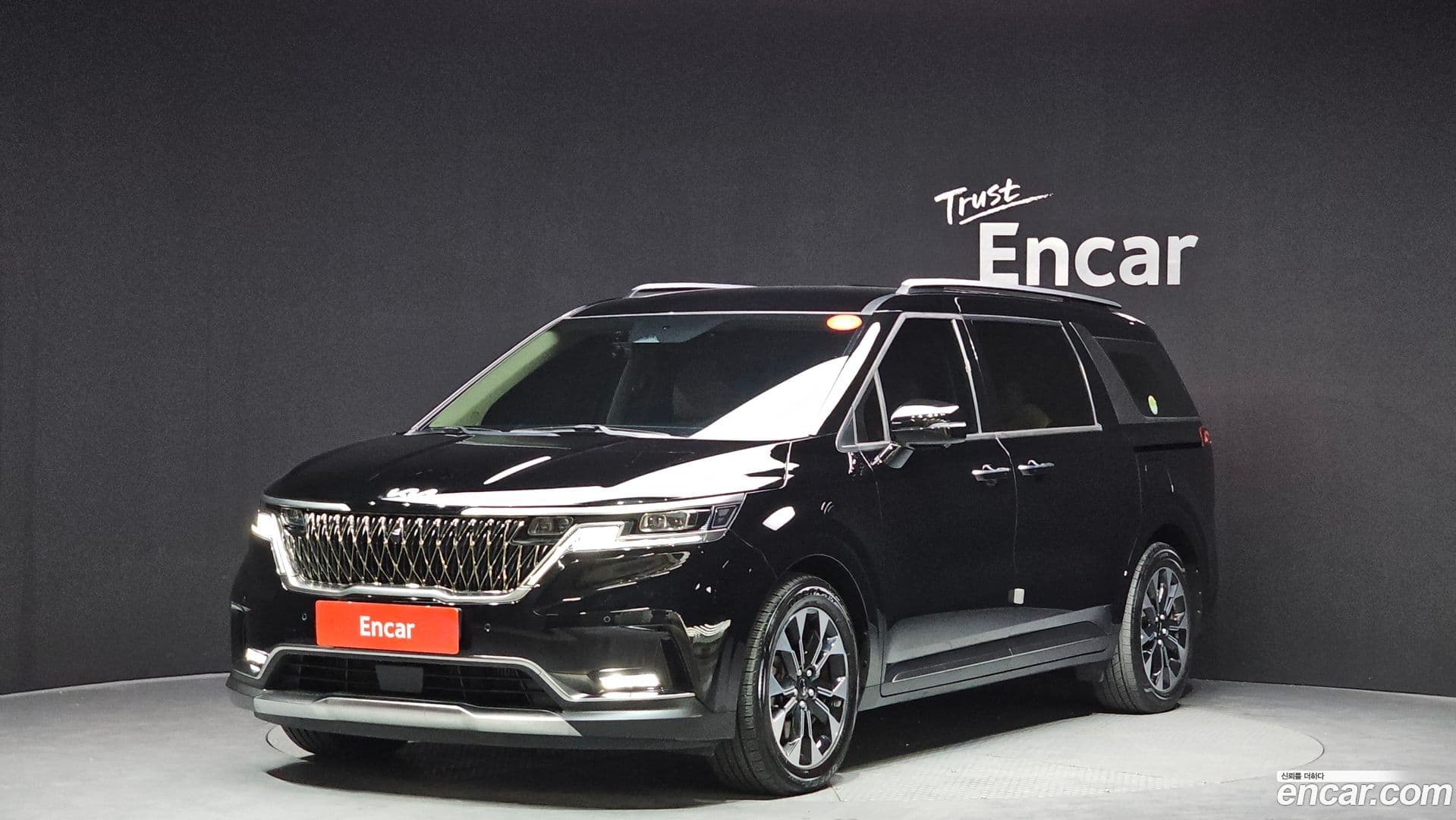 Main__Slider__Photo:Canival Kia 2023.0-0