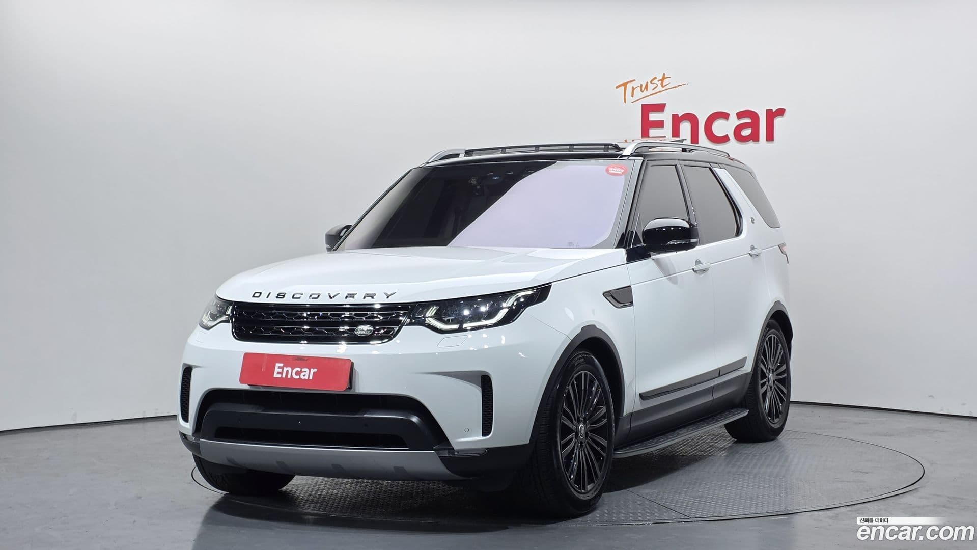 Main__Slider__Photo:Discovery Land Rover 2018.7-0